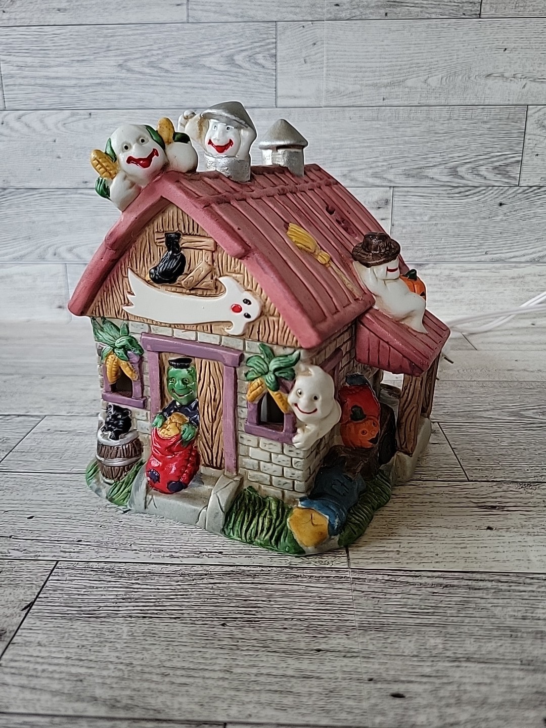 Porcelain Halloween Village Light-Up Haunted Farm House Works Cord VTG Lighted