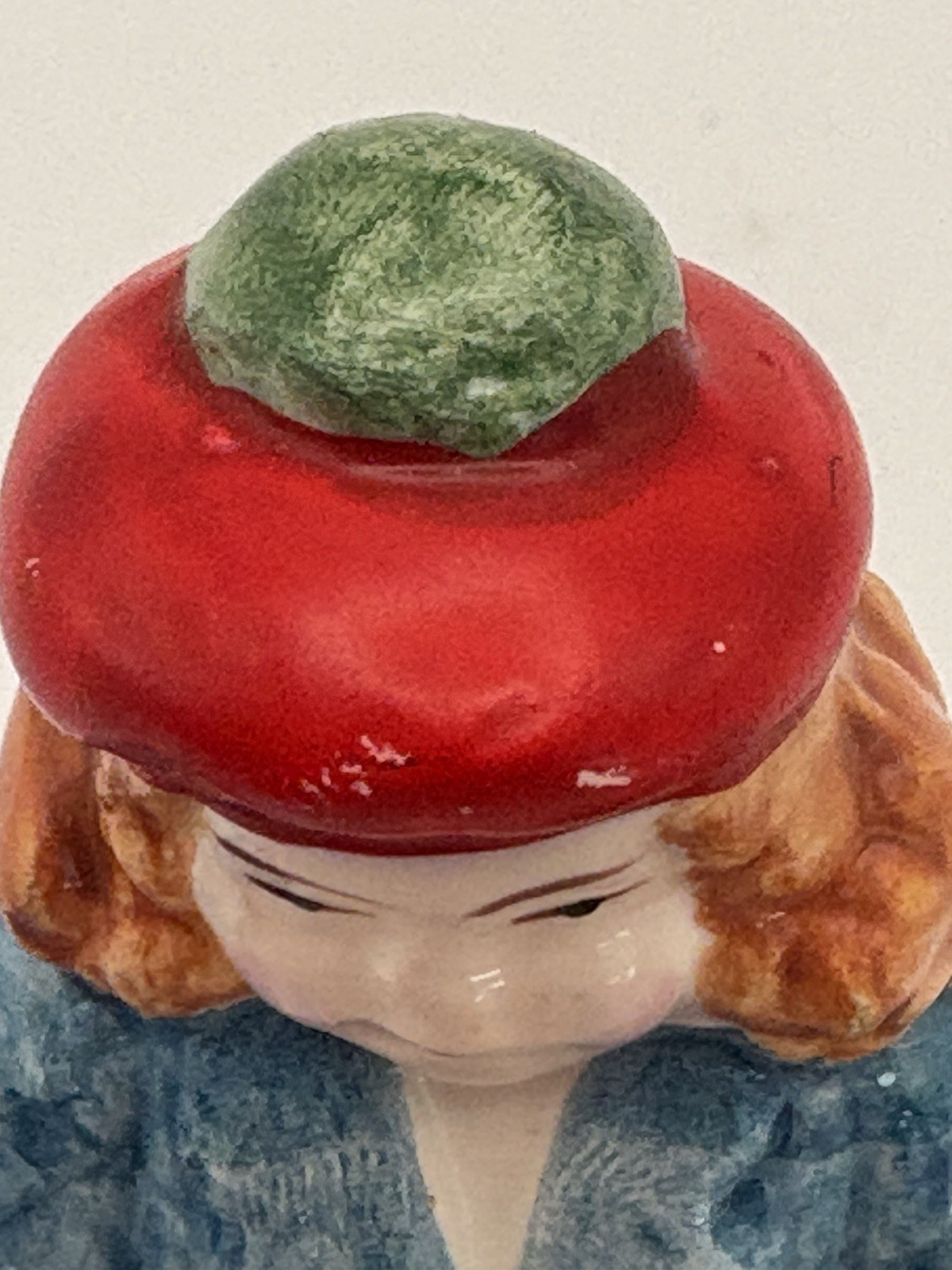 Department 56 Original Snow Village Shopping Girl with Presents 50962 Retired