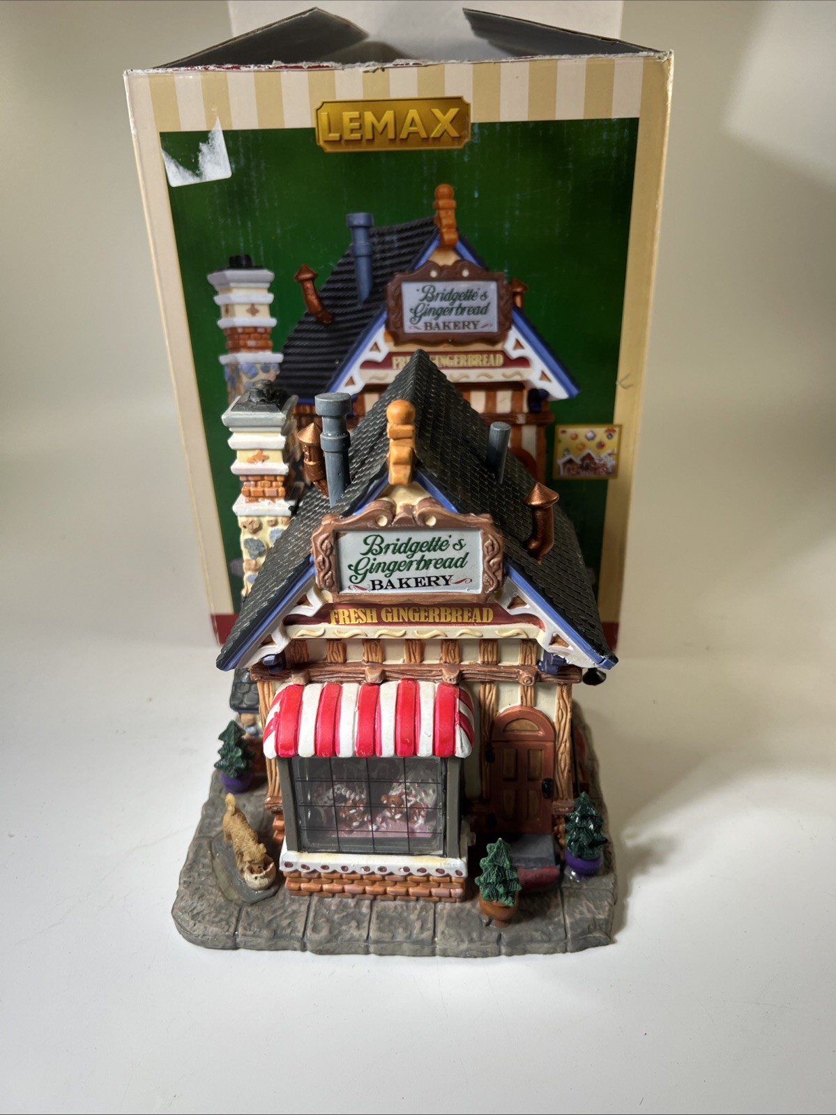 Lemax Bridgette’s Gingerbread Bakery 2011 #15264 Christmas Village B45 READ
