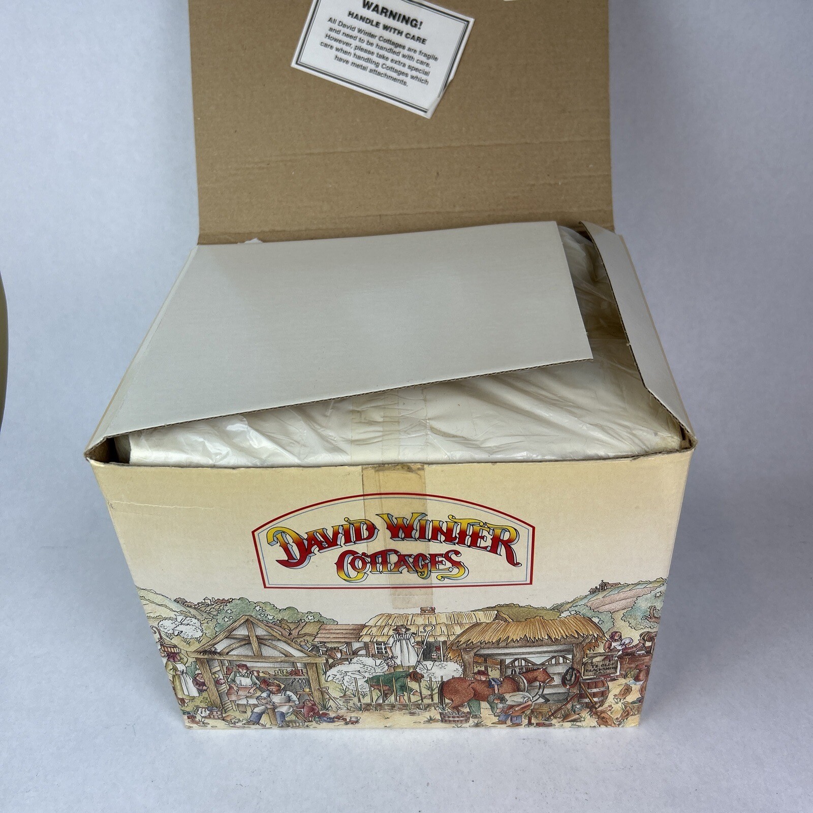 Vintage 1981 David Winter Cottage “Triple Oast” by John Hine NEW LIKE CONDITION