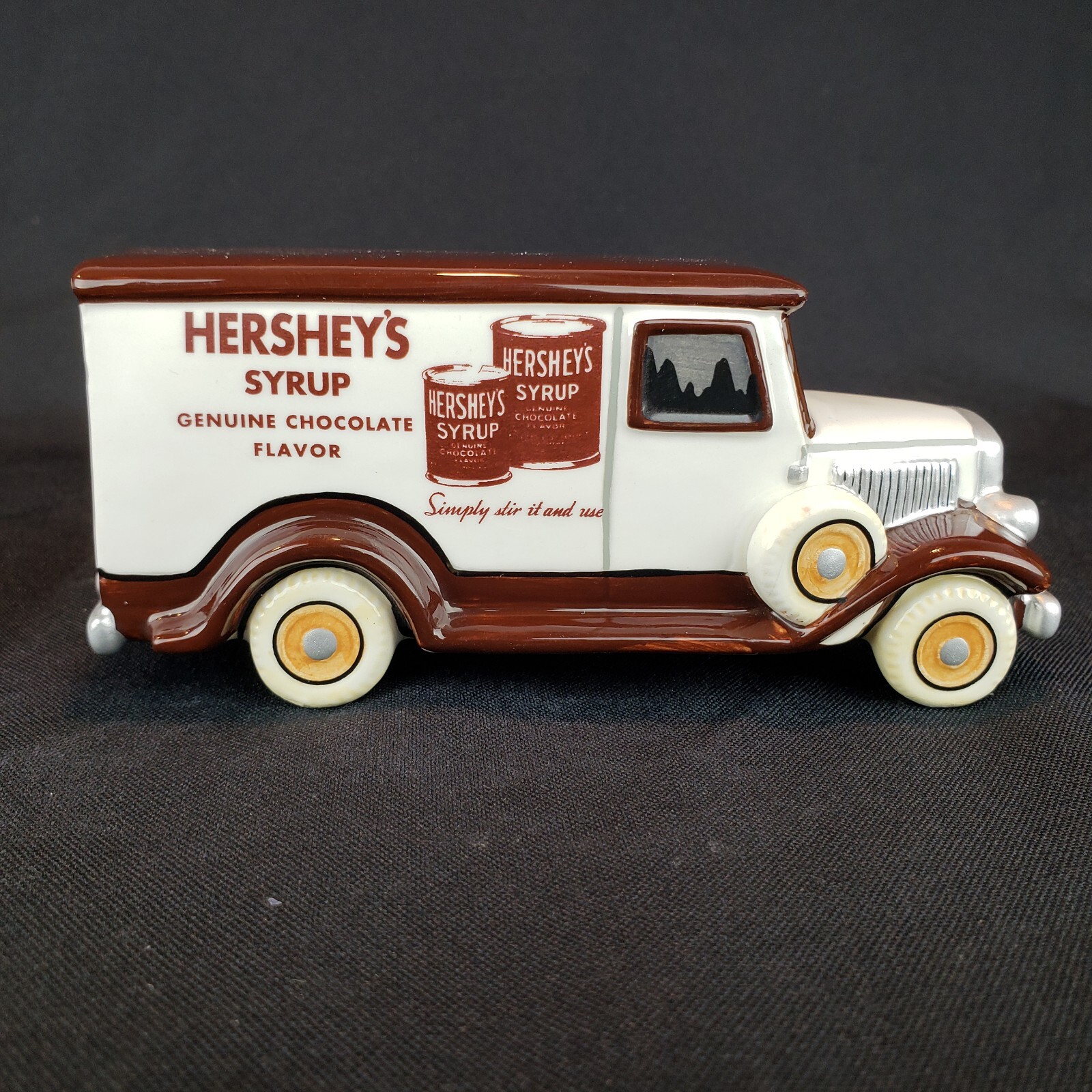 Kids Love Hershey’s 54924 Snow Village Department Dept 56 Christmas