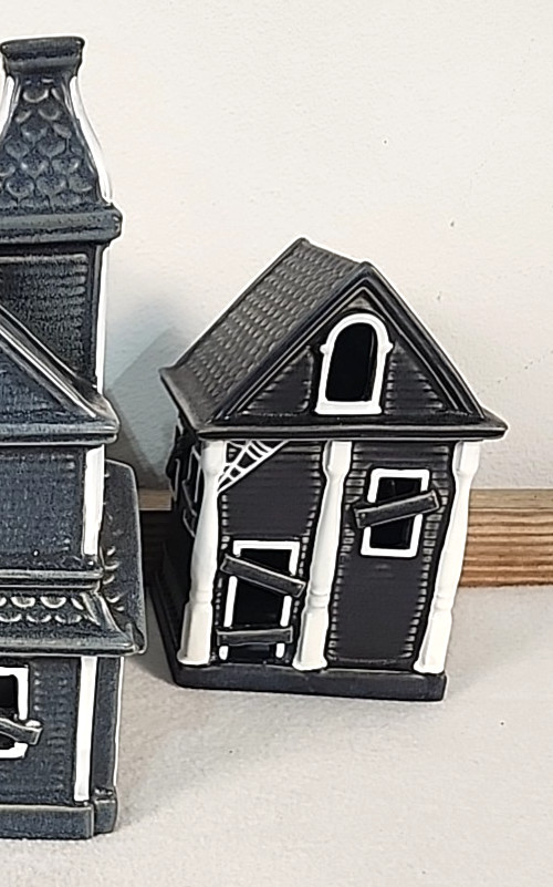 Pottery Barn Halloween Ceramic Village House Smallest 6″W x 7″H New