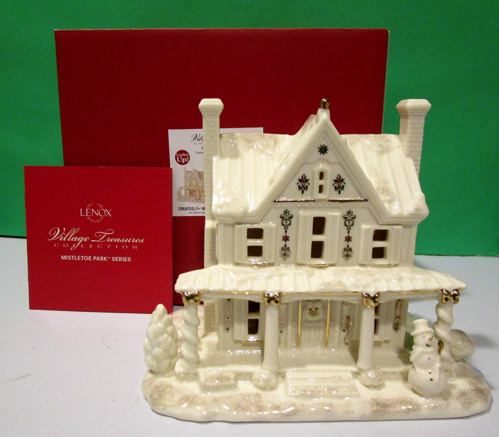 LENOX MISTLETOE PARK FARM HOUSE — Village Series Lit sculpture — — NEW in BOX