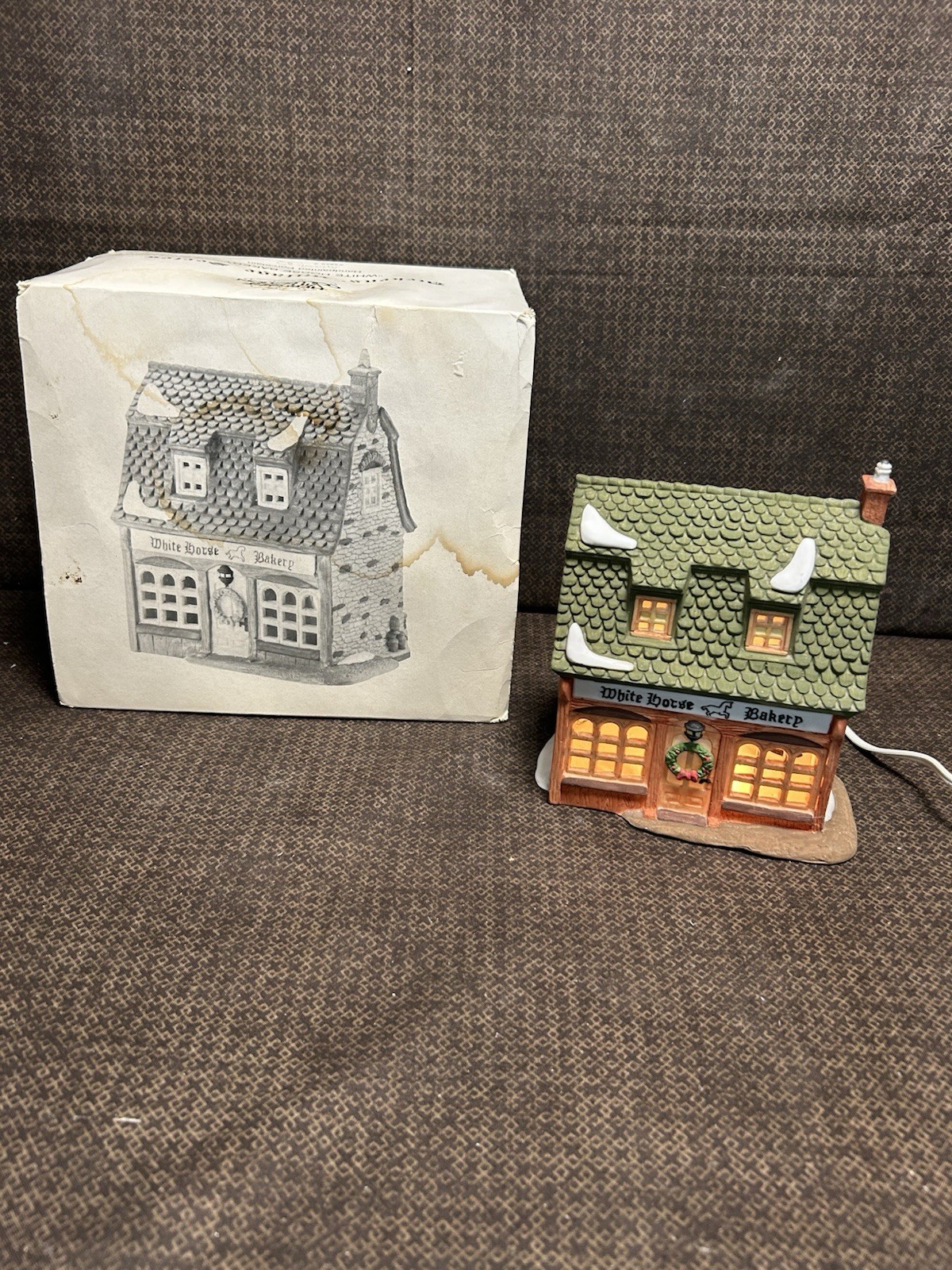 1988 Dept 56 WHITE HORSE BAKERY Heritage Village Dickens Village in Box #5926-9