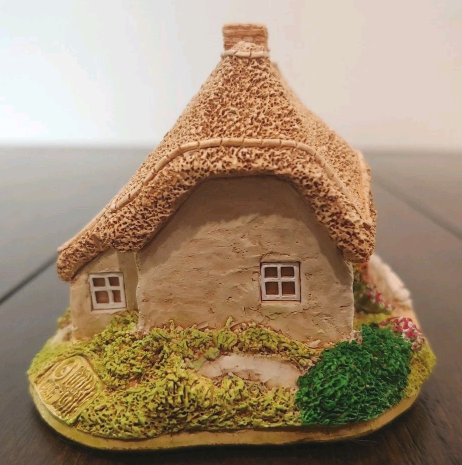 Lilliput Lane Clover Cottage British Collection Excellent Condition No Box
