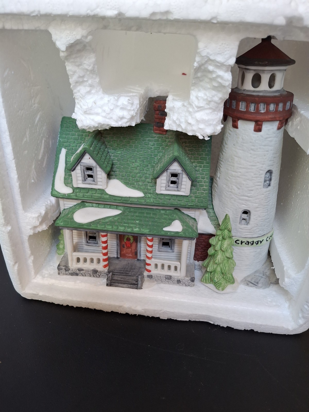2 DEPT 56 New England Village CRAGGY COVE LIGHTHOUSE & JANNES MULLET AMISH BARN