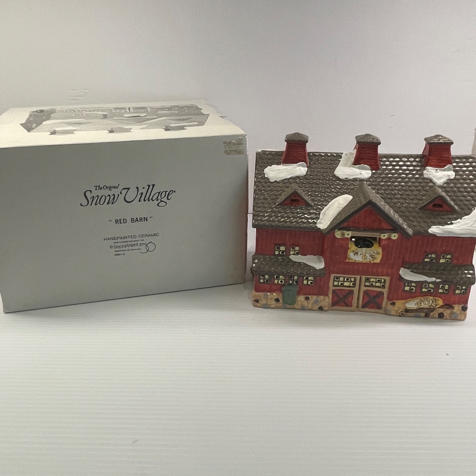 Department 56 The Original Snow Village Red Barn #50814 with Box and Light
