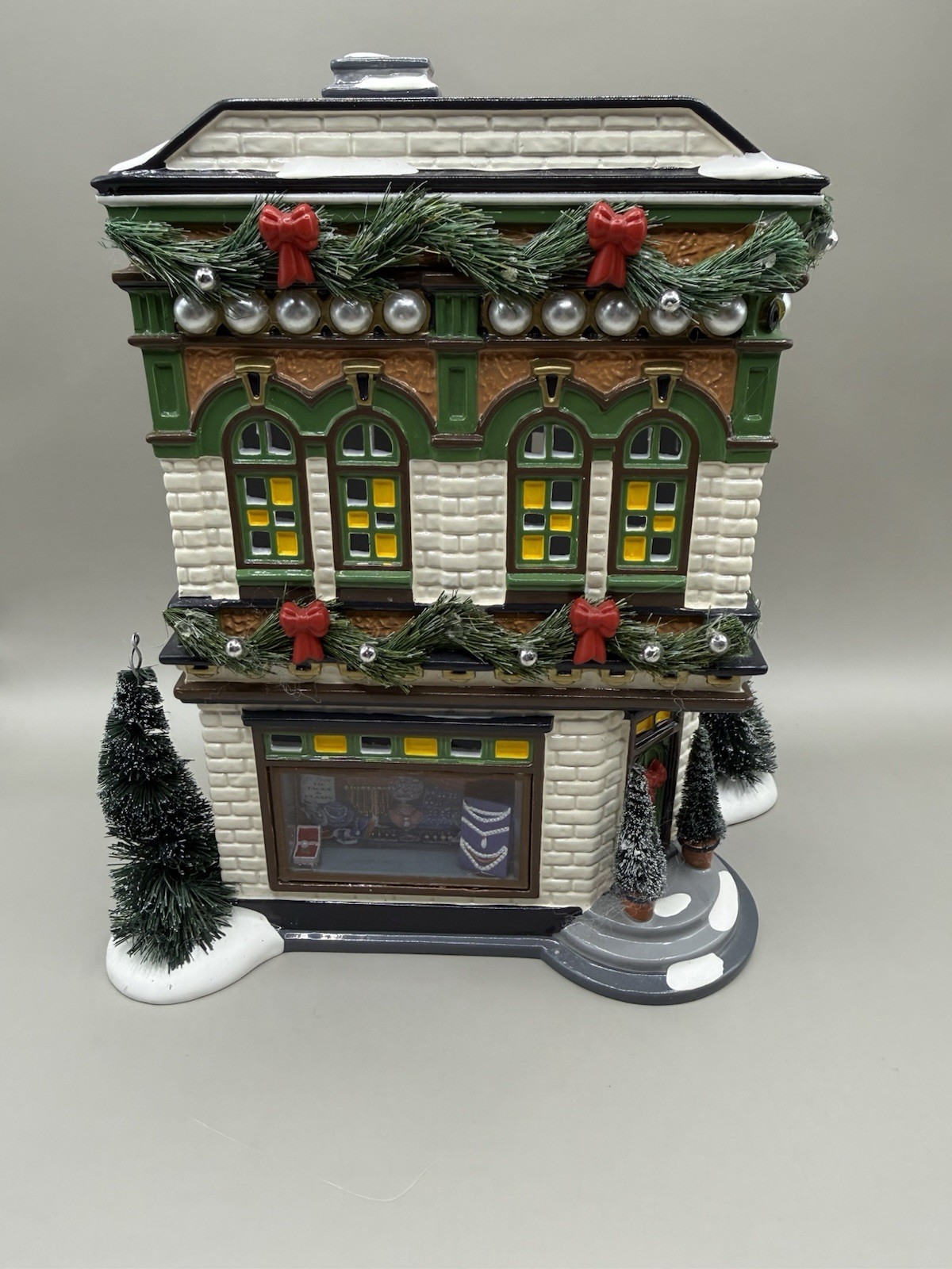 Dept 56 Snow Village Pearlson’s Jewelry 56.55386 Retired With Box And Papers