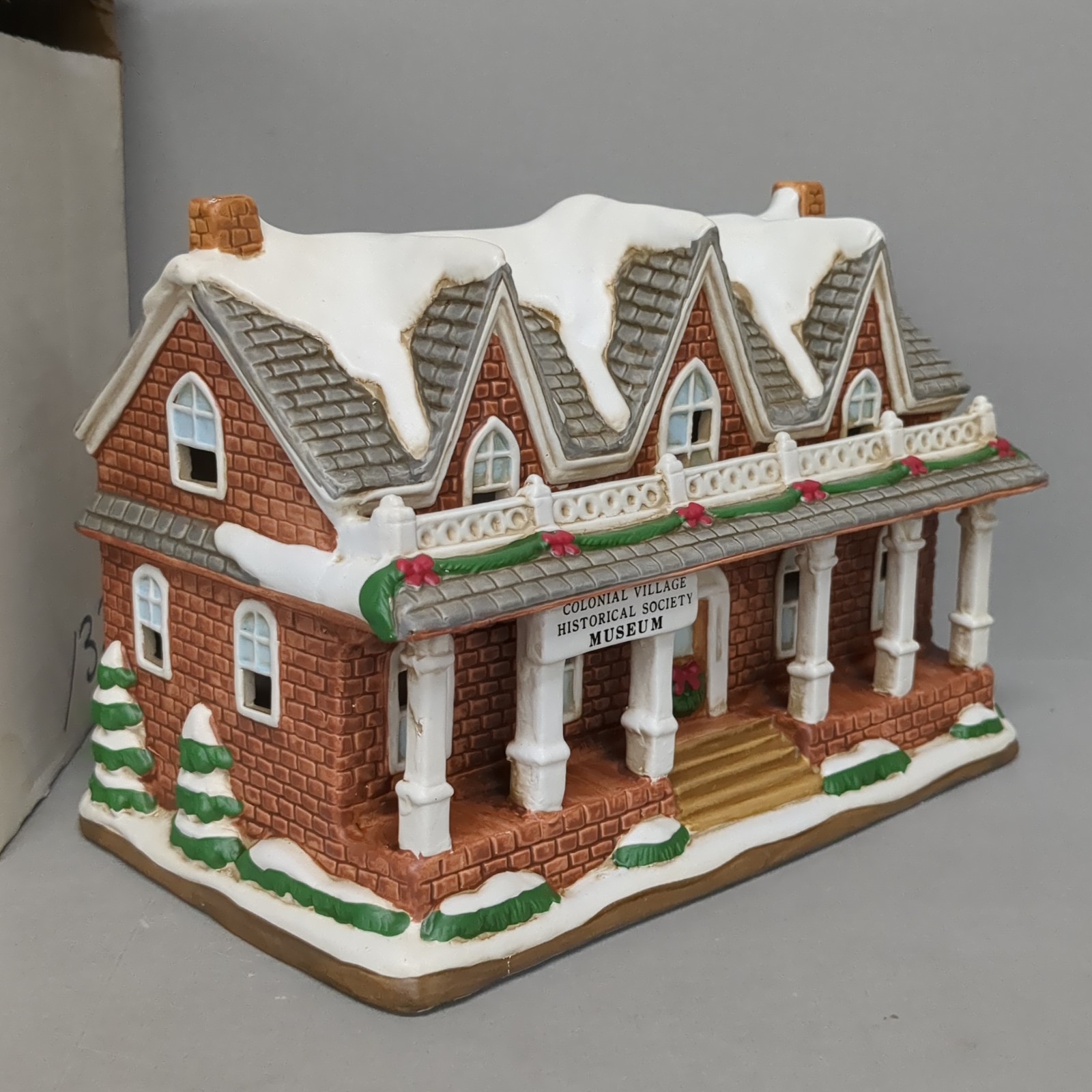 1994 Lefton Colonial Village Historical Museum Lighted Christmas Village 01328
