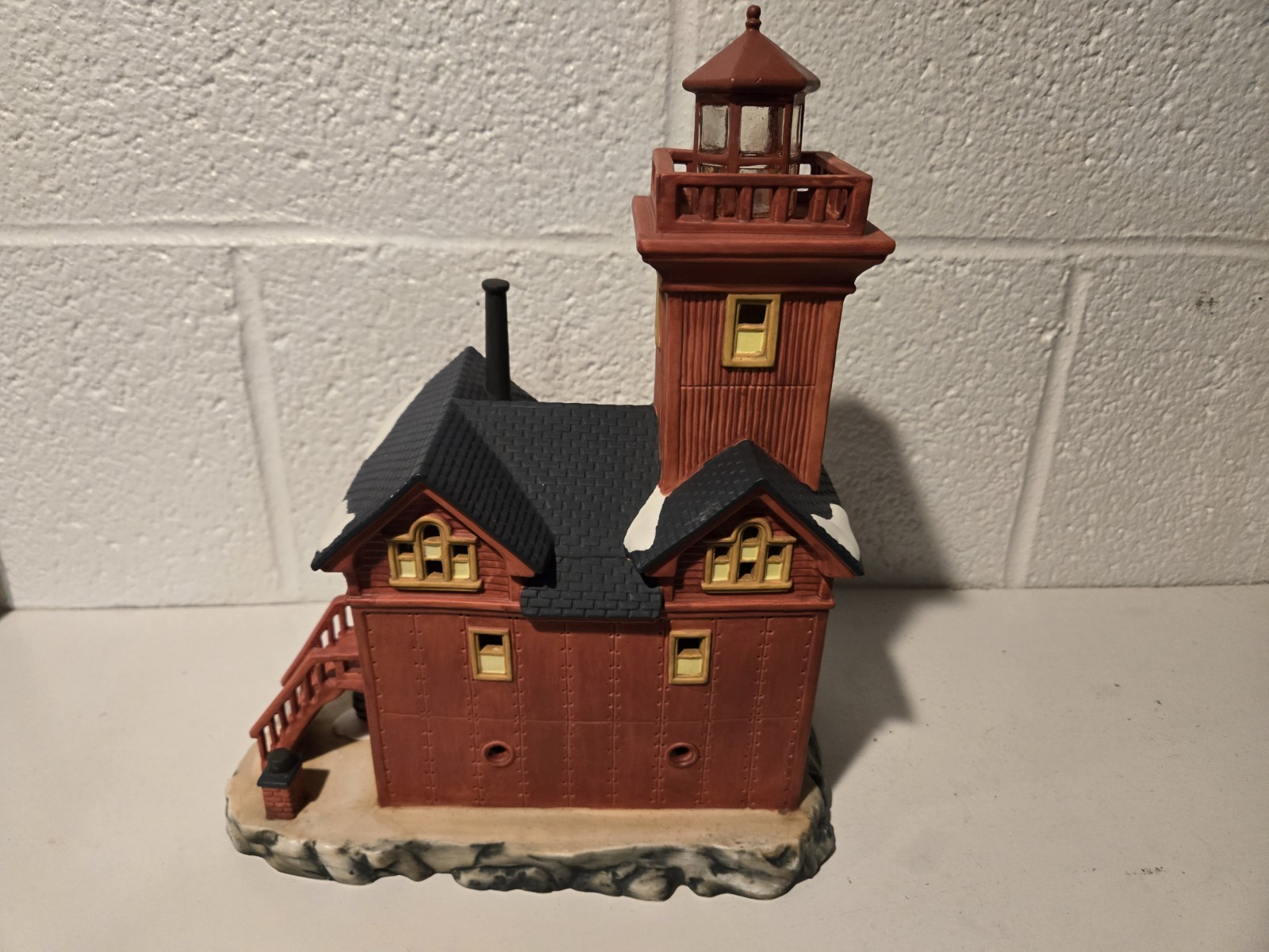 Harborside Village Deluxe Porcelain House ” Holland, Mich”. 12 1/2 inch tall.