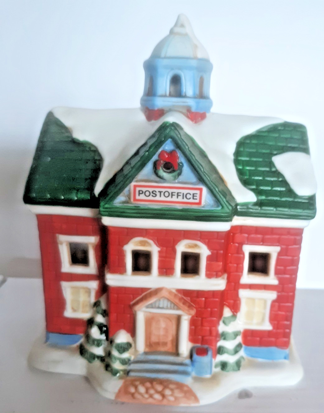 Homco Christmas Village Post Office lights up includes cord 7″ tall 5″ wide