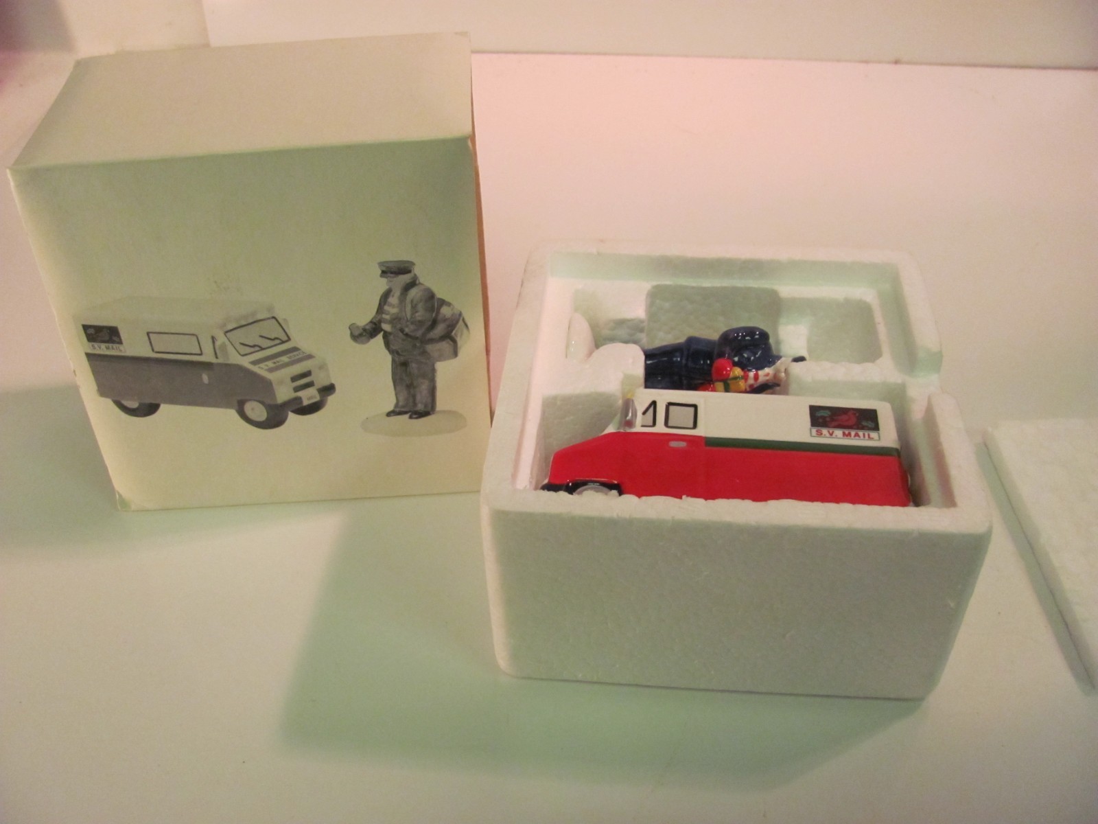 Dept 56 Snow Village Christmas 2 Pc Accessory SPECIAL DELIVERY #5197-7 Original