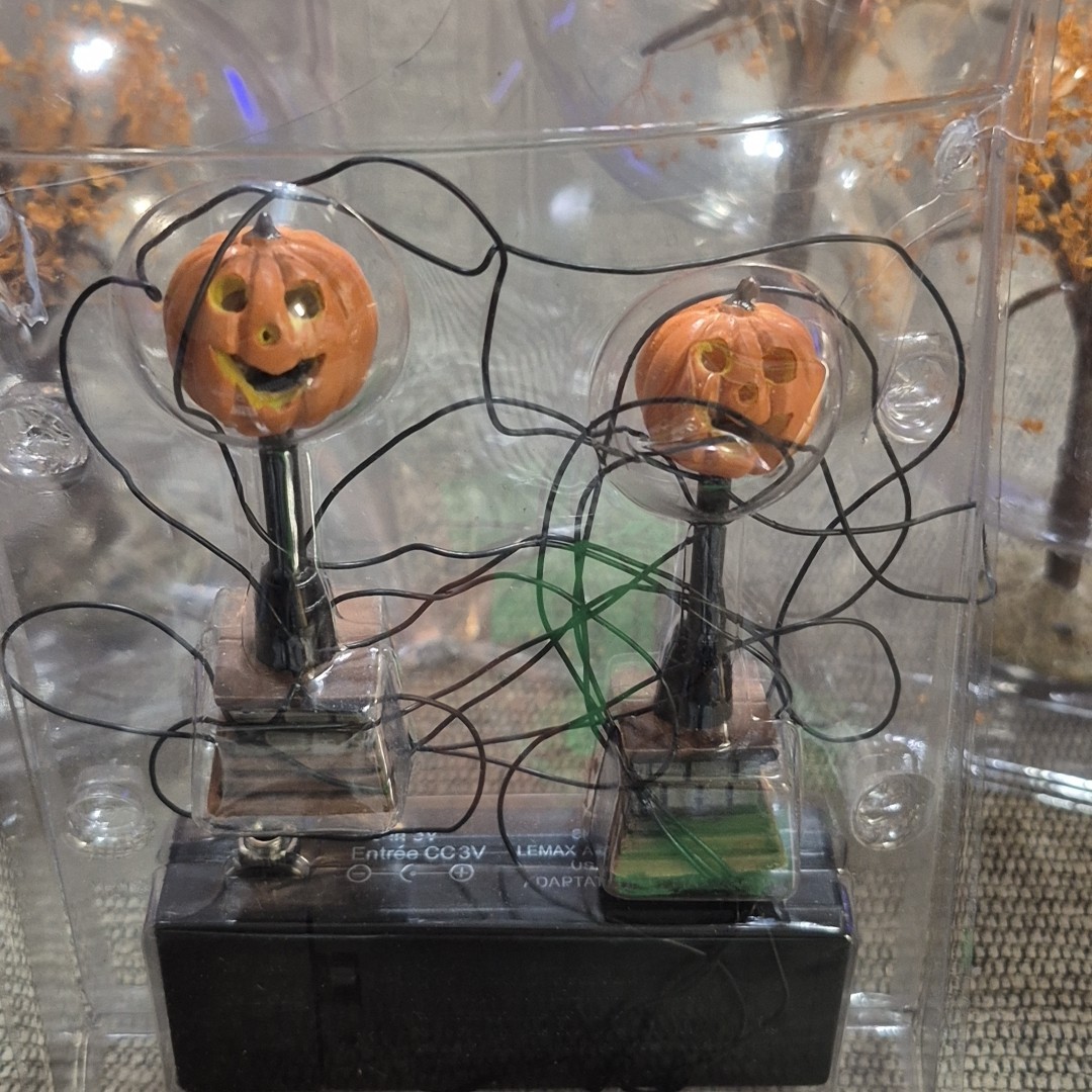 Lemax Spooky Town Halloween Figures Accessories Lights Lot Of 8 NEW UNOPENED