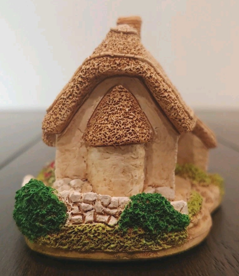Lilliput Lane Clover Cottage British Collection Excellent Condition No Box