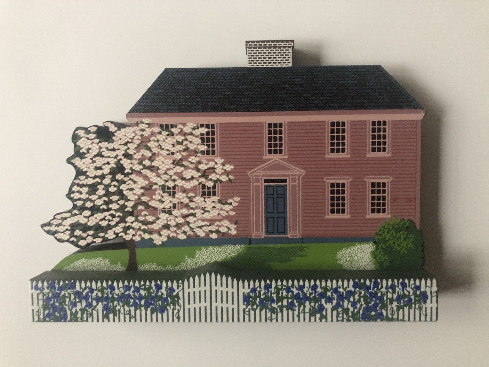 Shelia’s Collectibles Munroe Tavern Lexington Massachusetts 1998 w/ Original Box