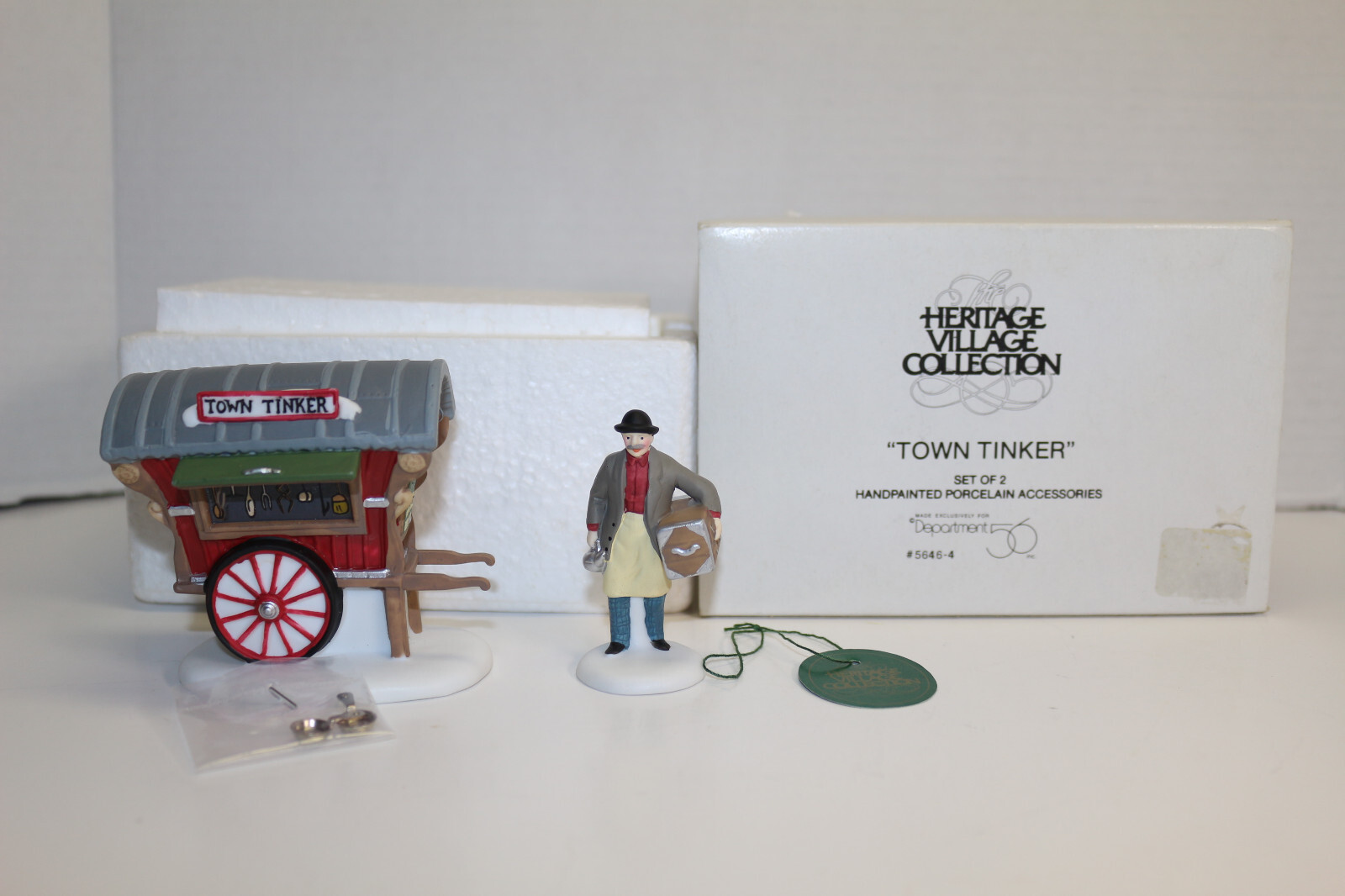 New in Box Dept 56 Heritage Village Collection ~Town Tinker~ #56464 Sealed Pans!