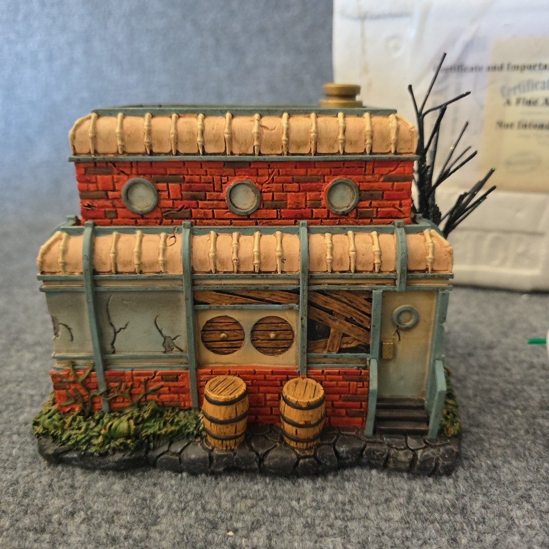 The Munster’s Hawthorne Village Hallowen Collection FRANK N’ STEINS Bar COA