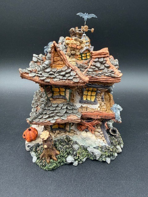 2000 Boyds Town ~ Punky Boobear’s Haunted Halloween House, Style#19012