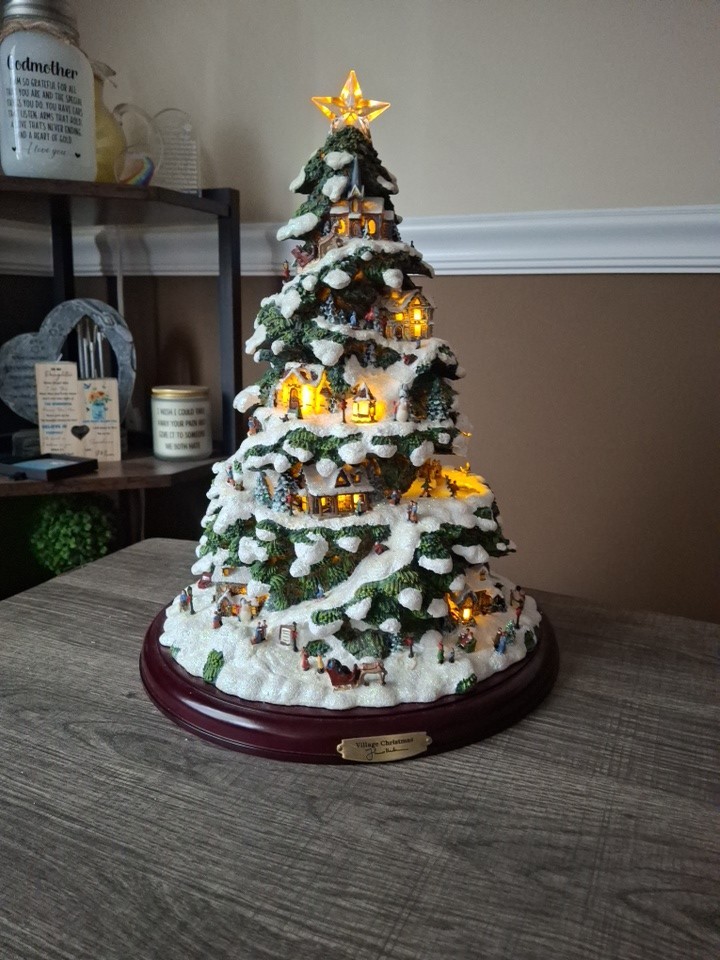 Thomas Kinkade Village Christmas Tree – 15″ Illuminated Bradford Editions 2004