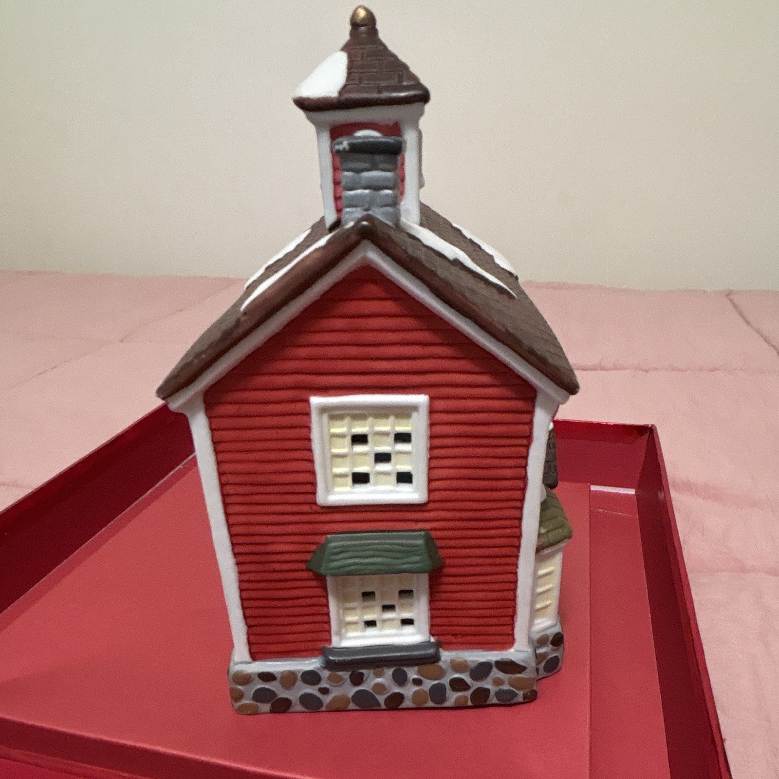 Dickens Keepsake Santa’s Antique Shop Lighted Ceramic Village House 1995