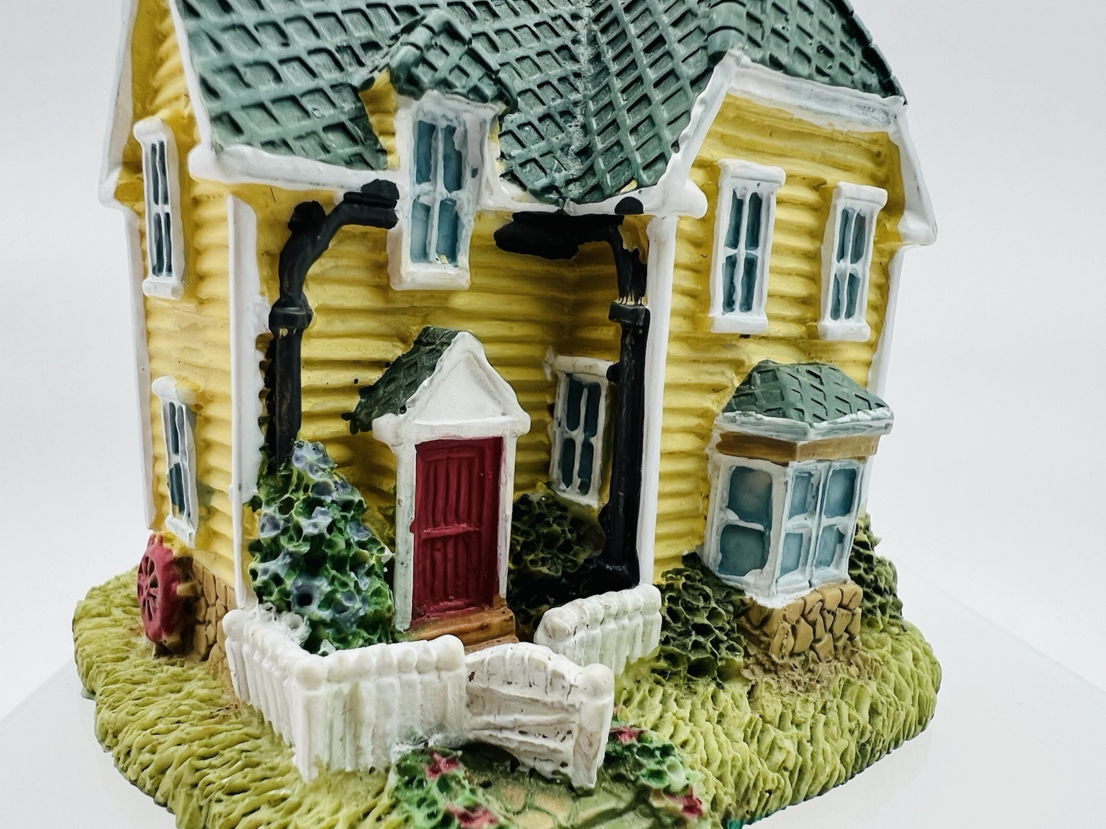 Liberty Falls Red Rudder Antiques AH100 Miniature Figurine 1996