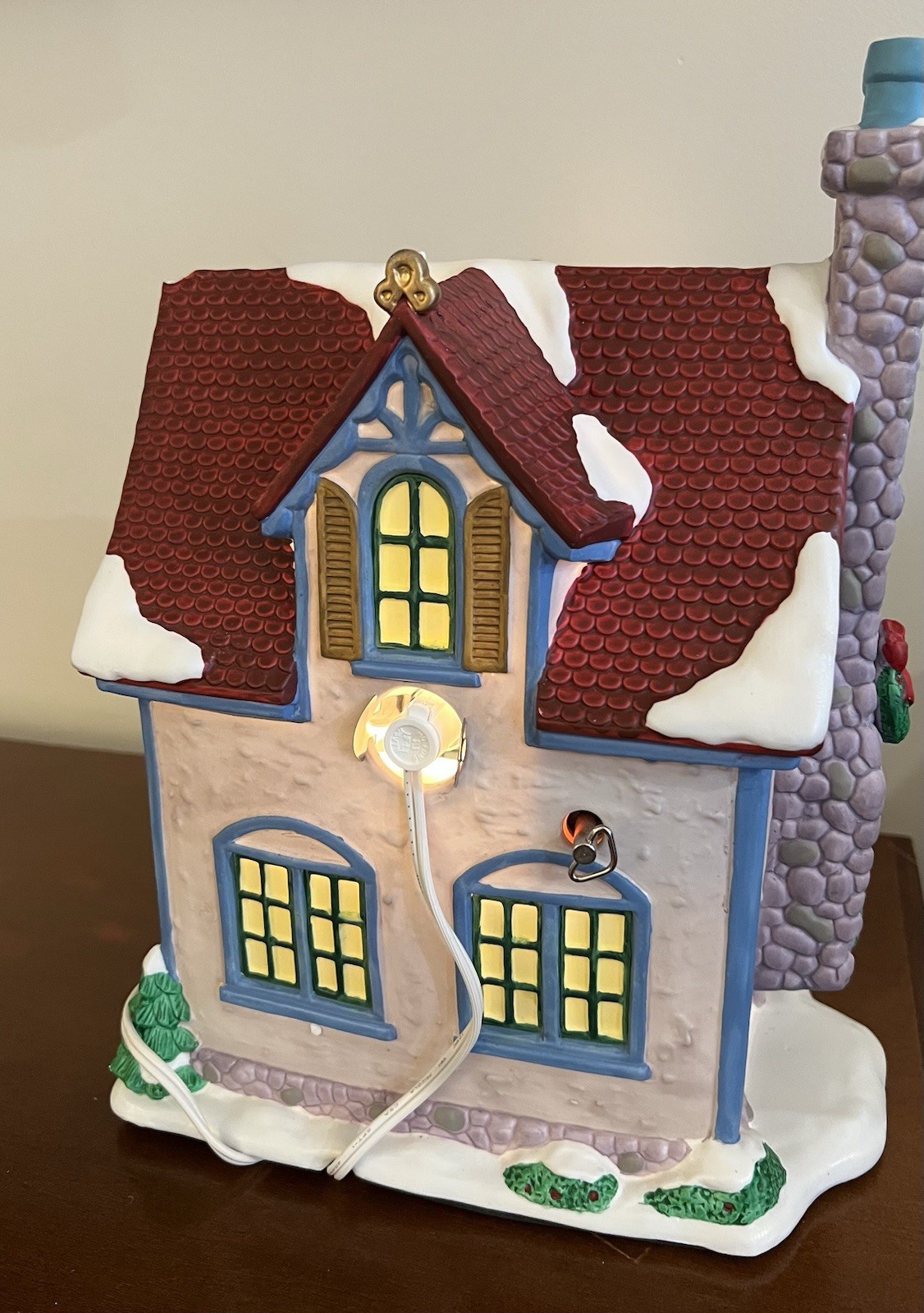 Thomas Pacconi Musical Lighted Santa’s House Porcelain Incense Smoker w/ Box