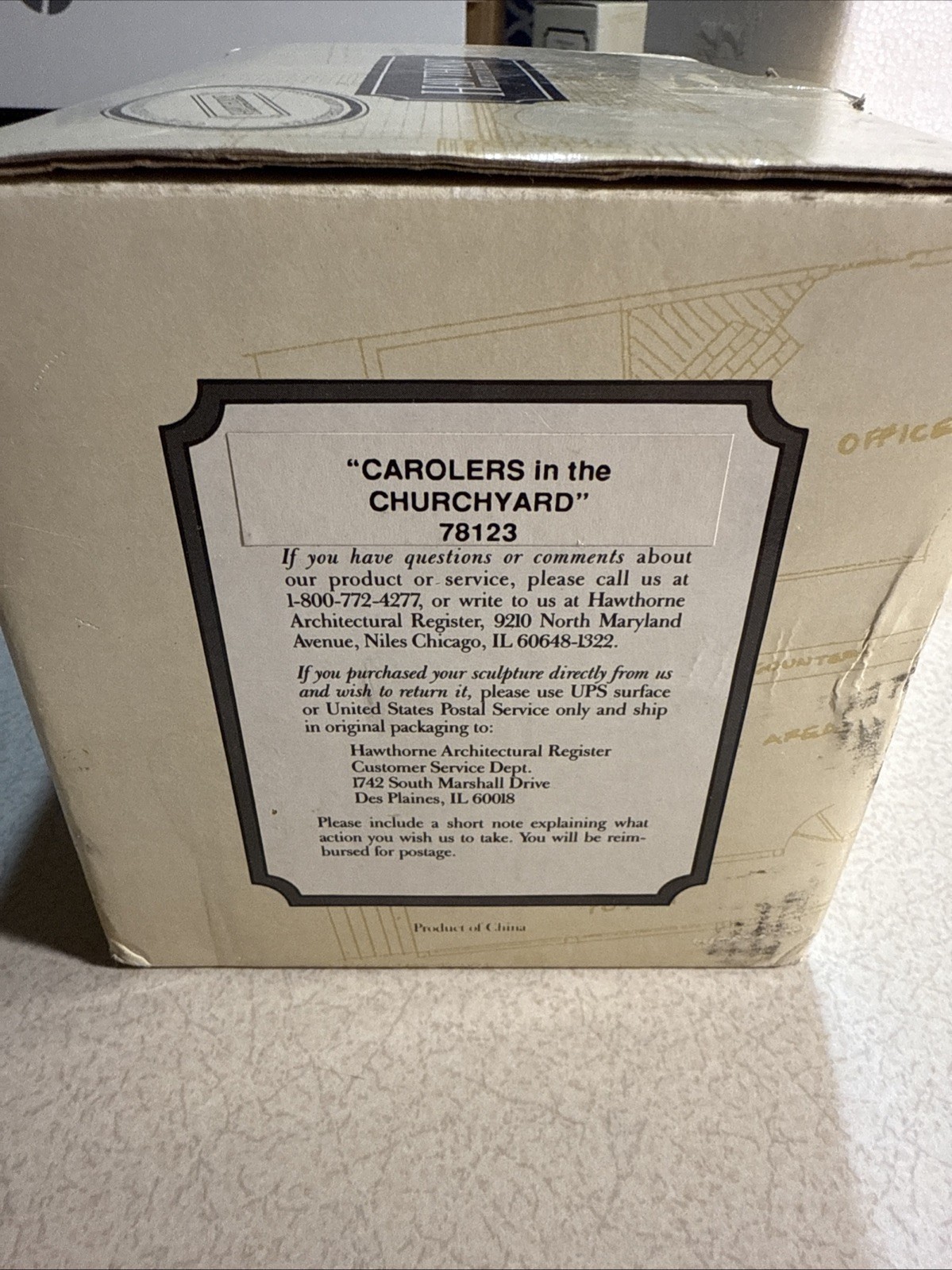 Hawthorne Architectural Register – Carolers In The Courtyard – With Box