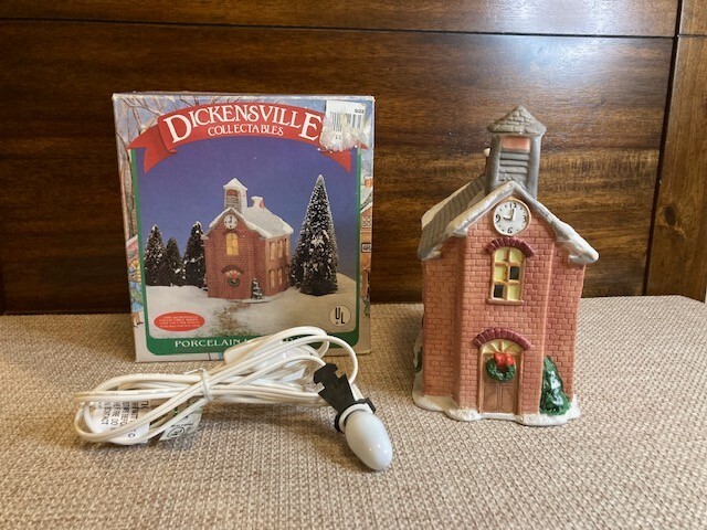 Dickensville Collectibles NOMA 6100 School House Porcelain Lighted Christmas Box
