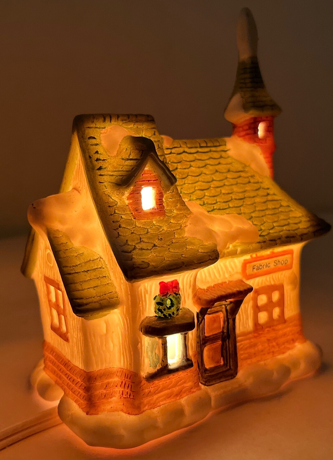 Mini Porcelain Lighted Christmas Village Fabric Shop Approx 3.5×2.5×5 Inch