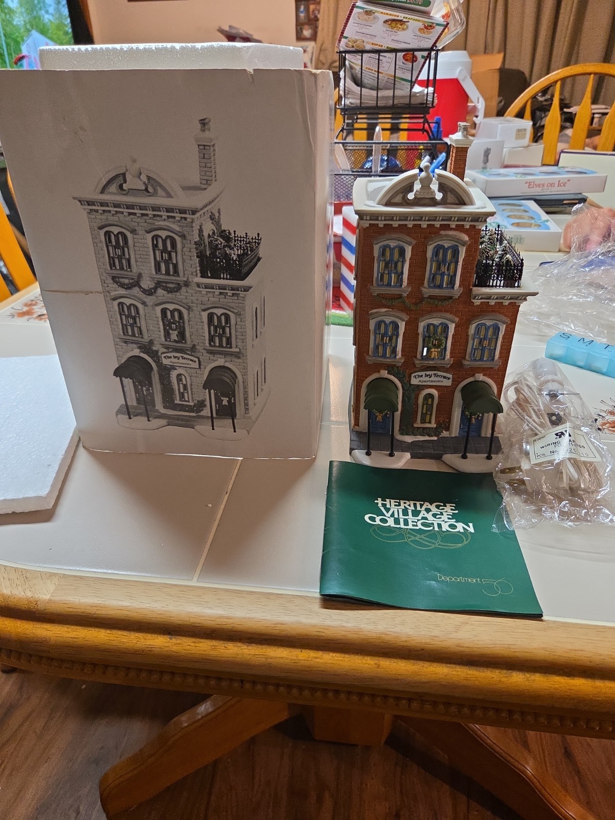 Department 56 Christmas In The City – Ivy Terrace Apartments Brand New