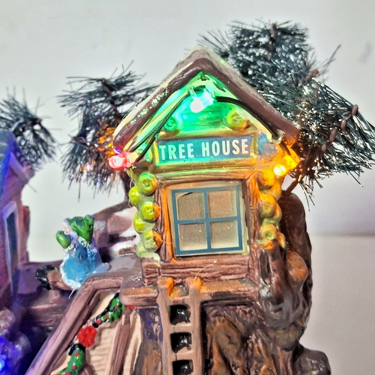 Crosslight Christmas Village Tree House ~ Uses batteries, 7″ Tall