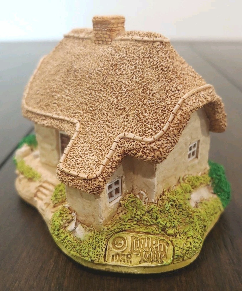 Lilliput Lane Clover Cottage British Collection Excellent Condition No Box