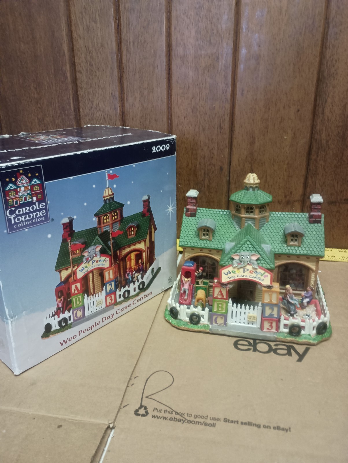 2009 Lemax Carole Town Collection Wee People Day Care Center – Fair Condition