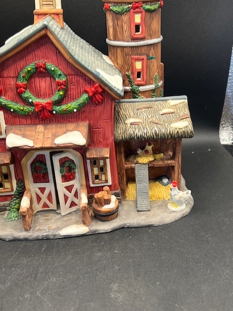Heartland Valley O’Well Christmas Village Barn Farm Building w/ Silo 2002 HTF