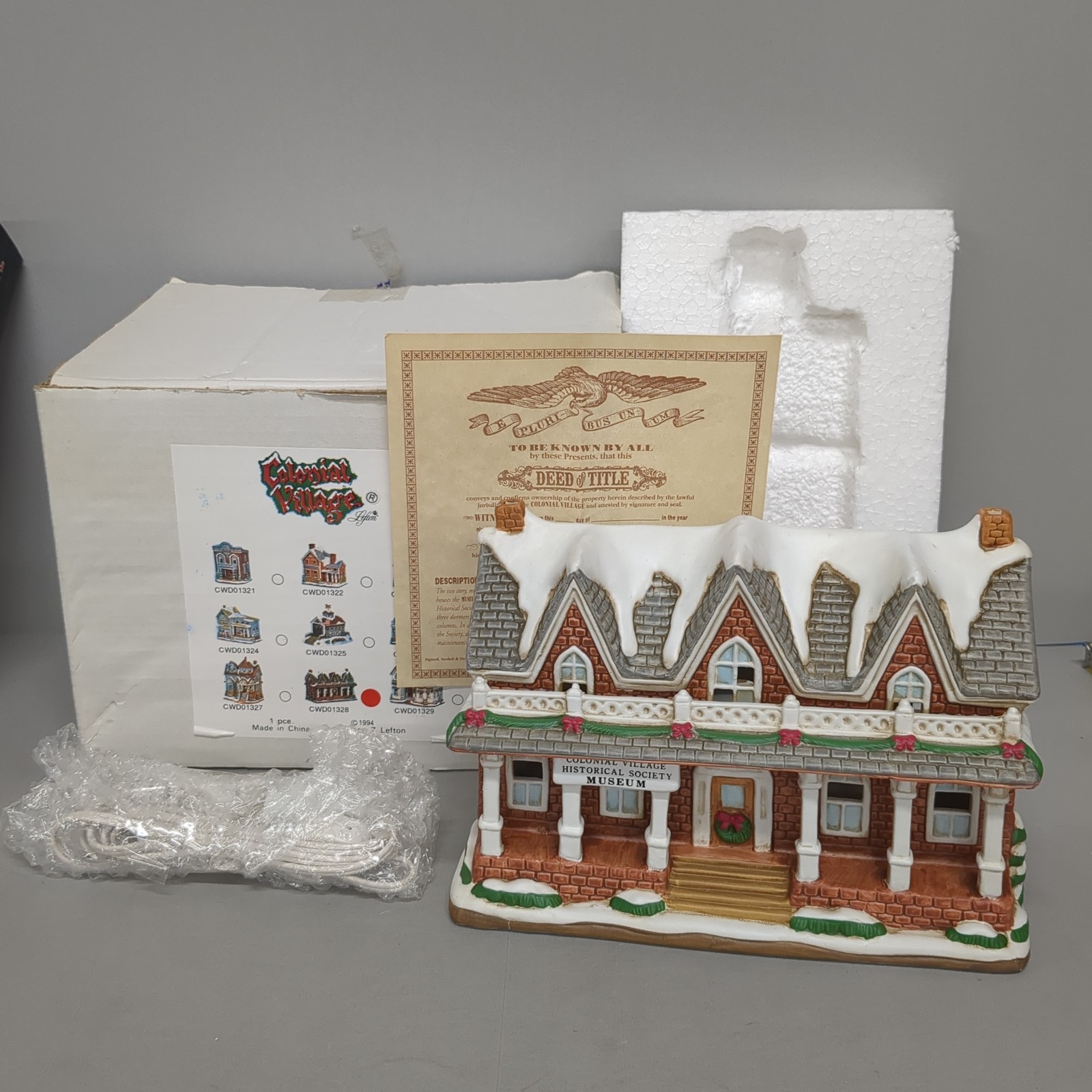1994 Lefton Colonial Village Historical Museum Lighted Christmas Village 01328