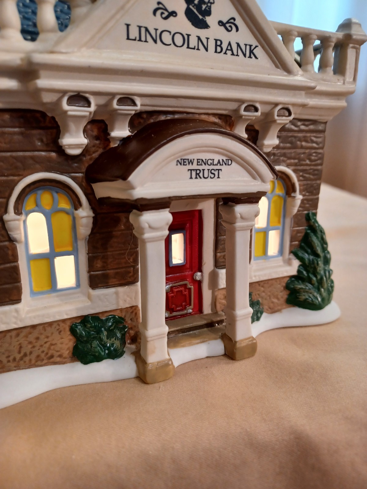 Department 56 New England Village – Lincoln Bank – 4044824