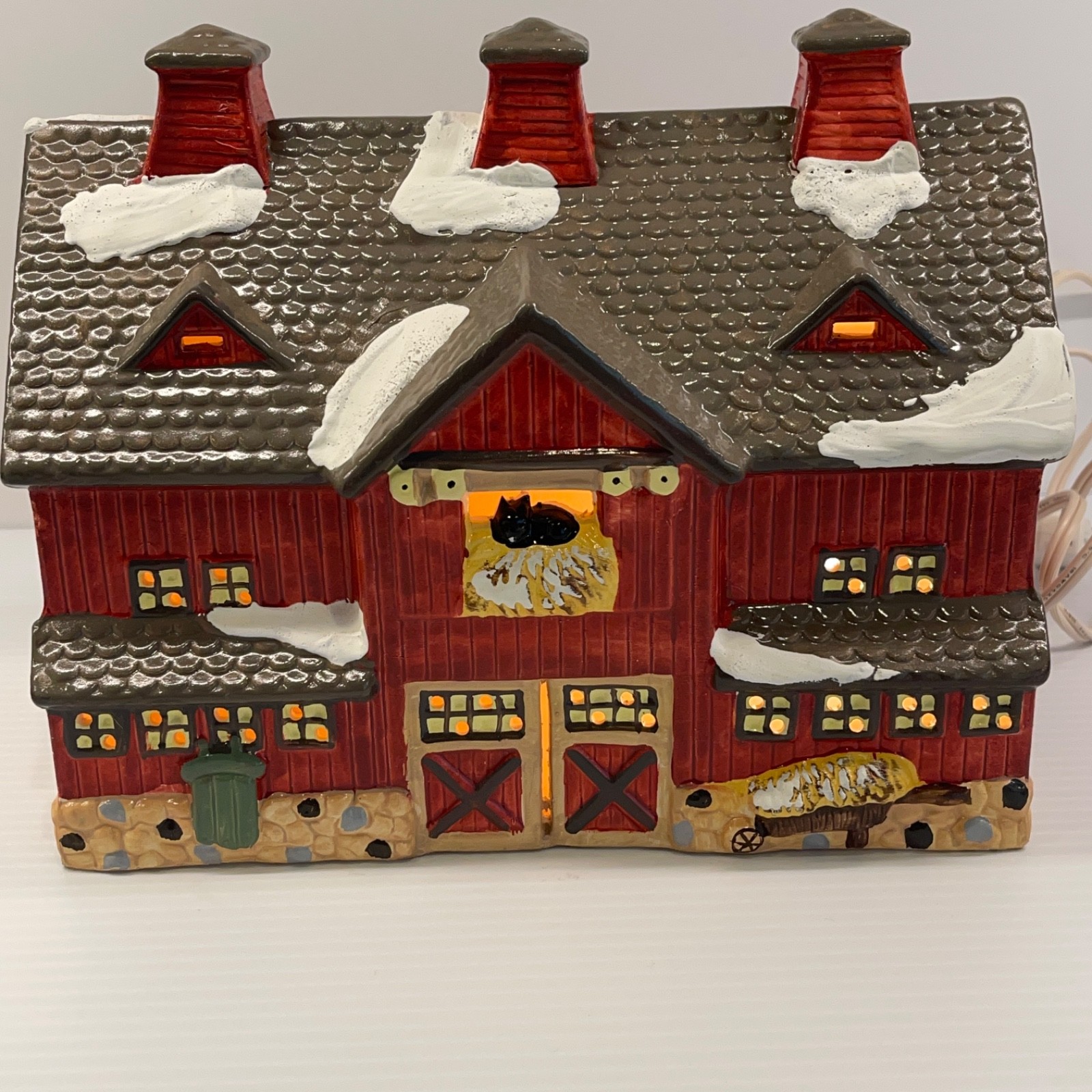 Department 56 The Original Snow Village Red Barn #50814 with Box and Light