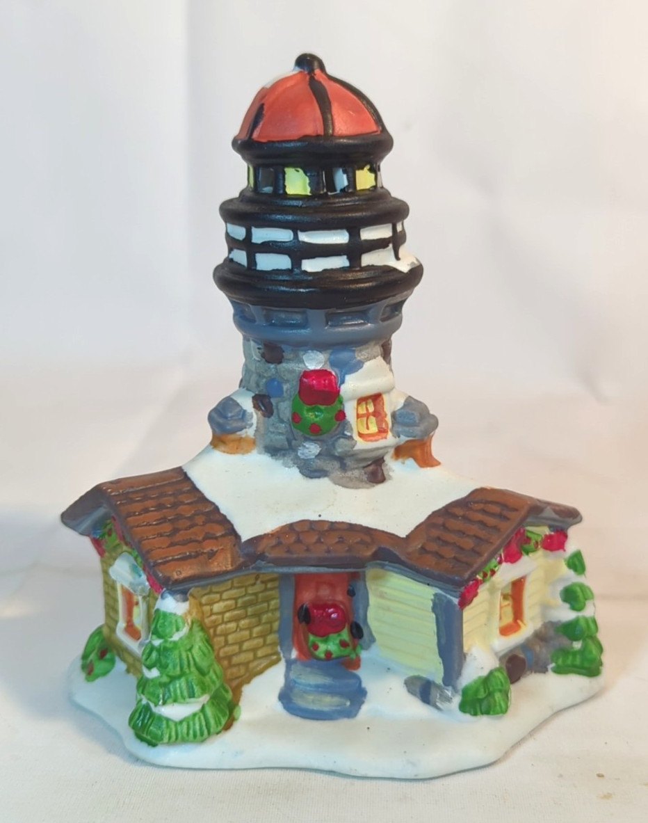 Village Lighthouse 2005 Christmas Holiday Home Decor 5 Inches No Box
