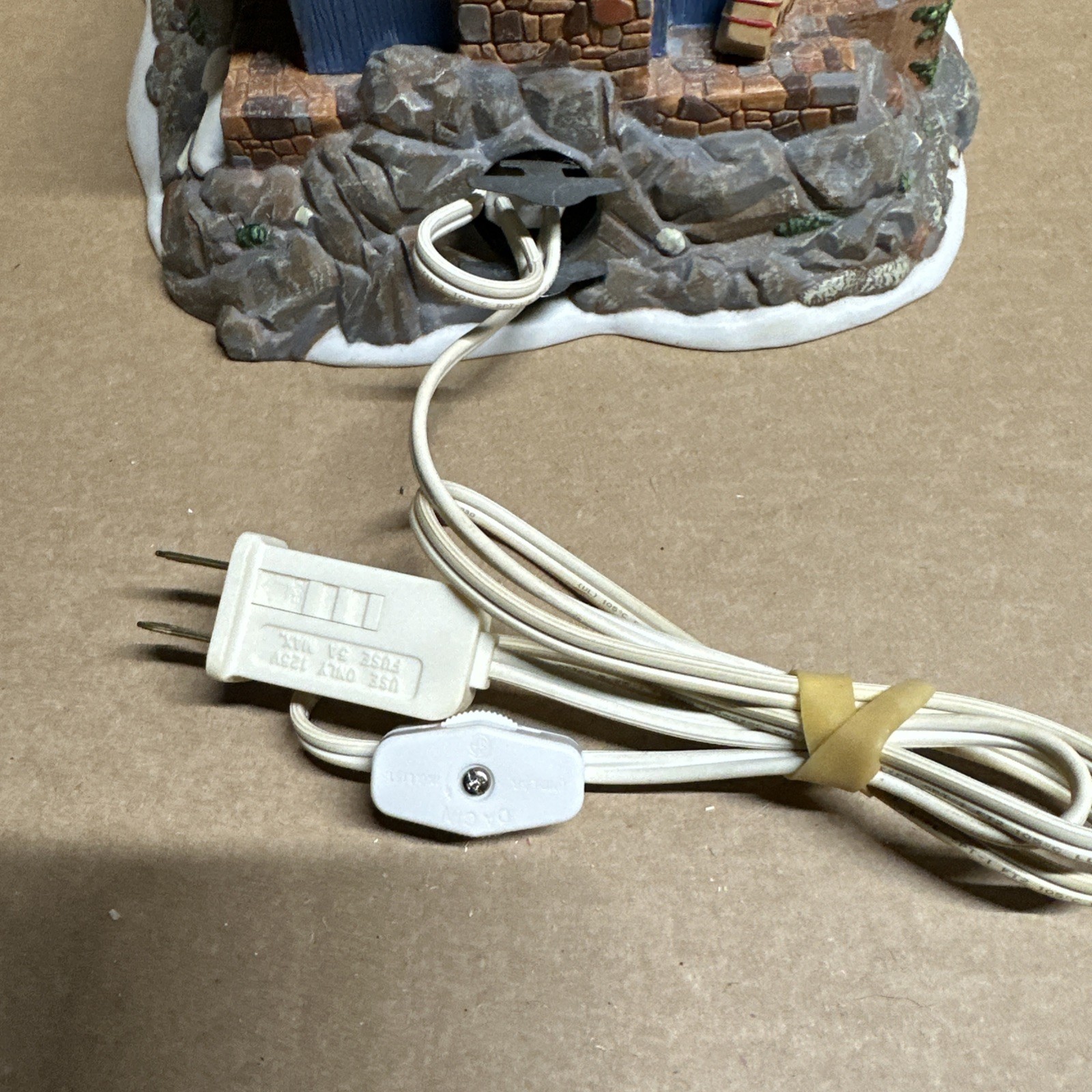 VTG 1999 DEPARTMENT56 LYNTON POINT TOWER working no original box