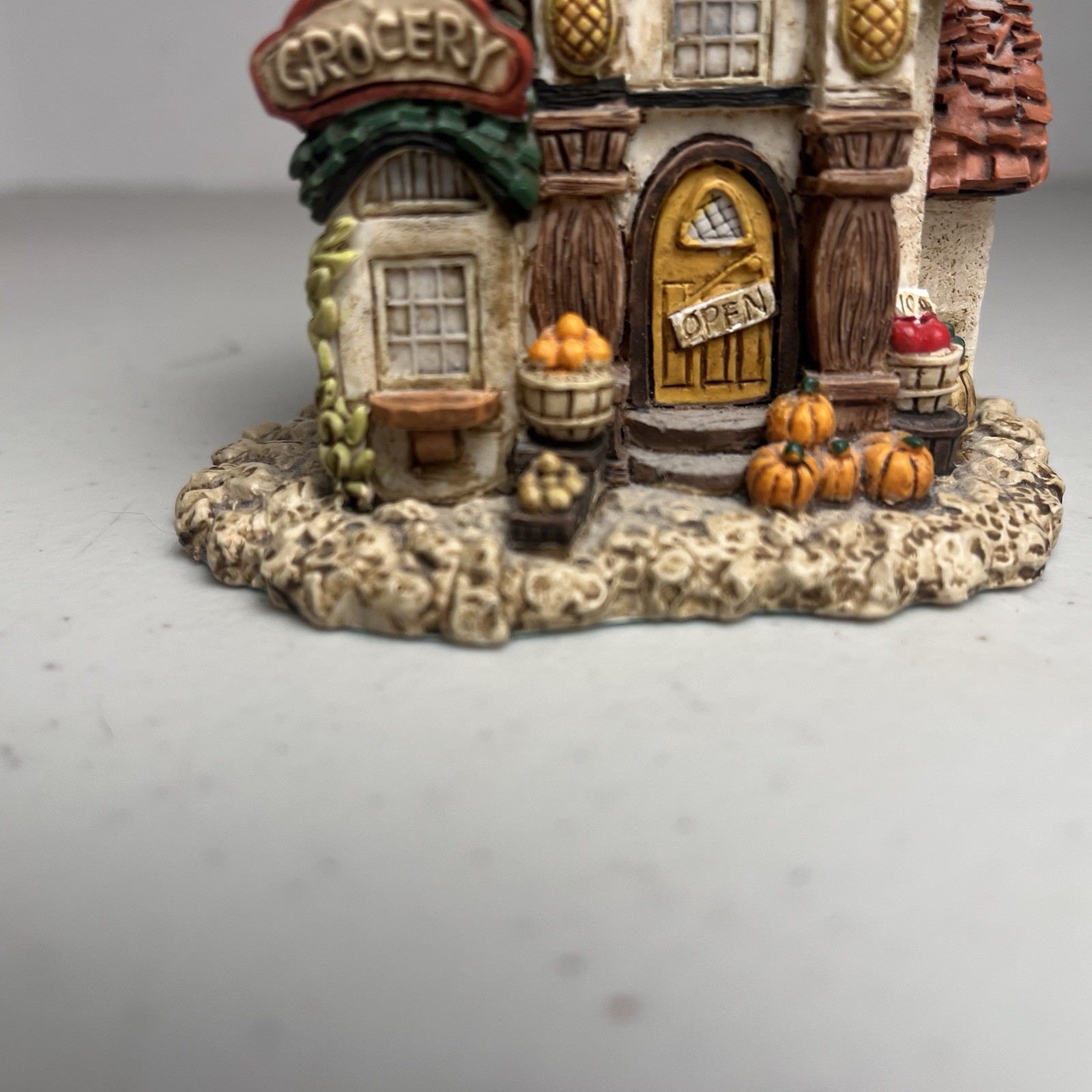 Grocery Store Cottage House Building Village Decor Fall Pumpkins David Winter??