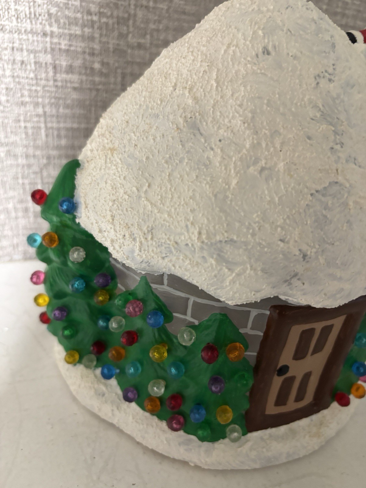 VTG 1972 ATLANTIC MOLD CERAMIC Painted CHRISTMAS HOUSE 7 3/4″ TALL