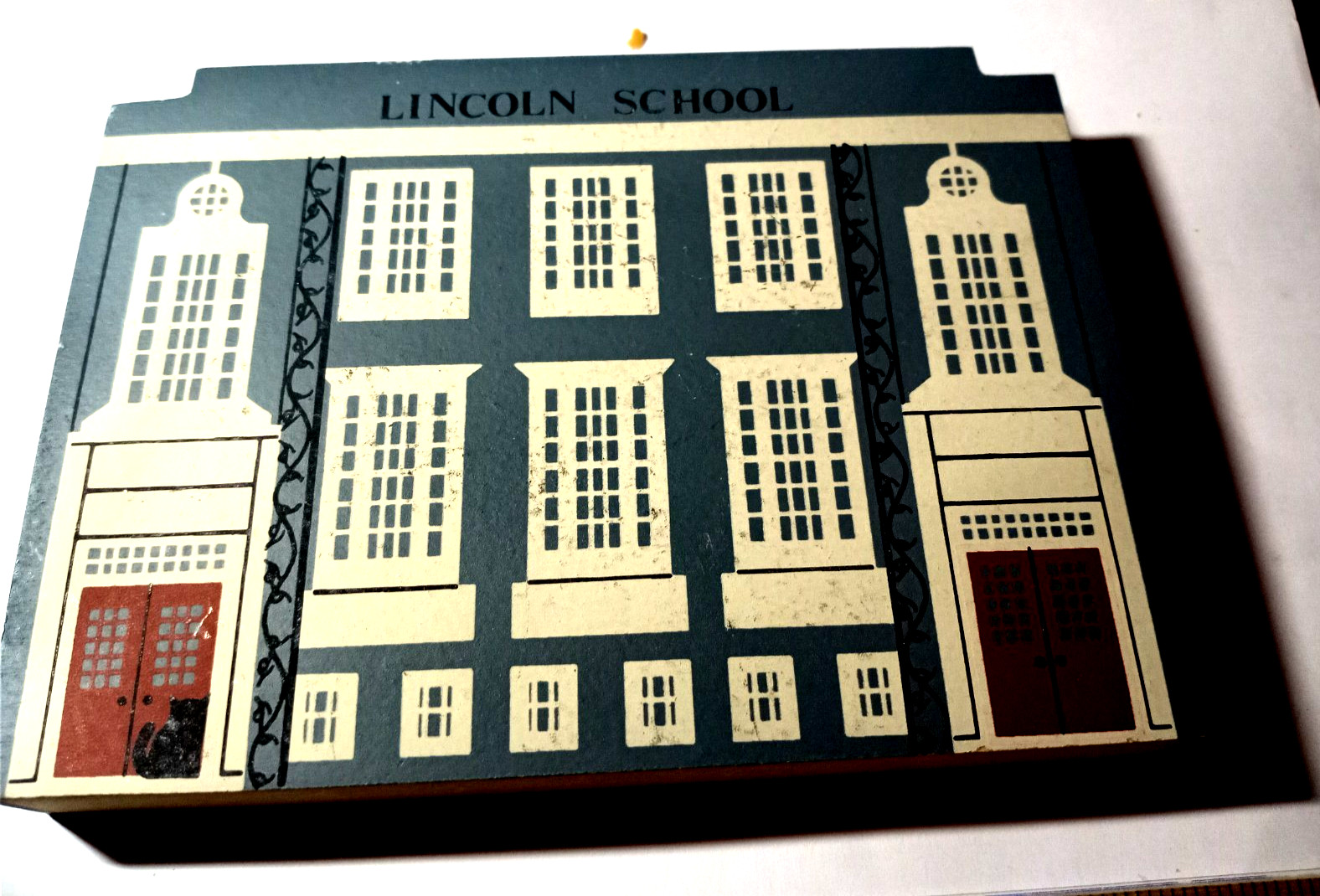 Vintage The Cat’s Meow Lincoln School-Series VI 1993 shelf sitter