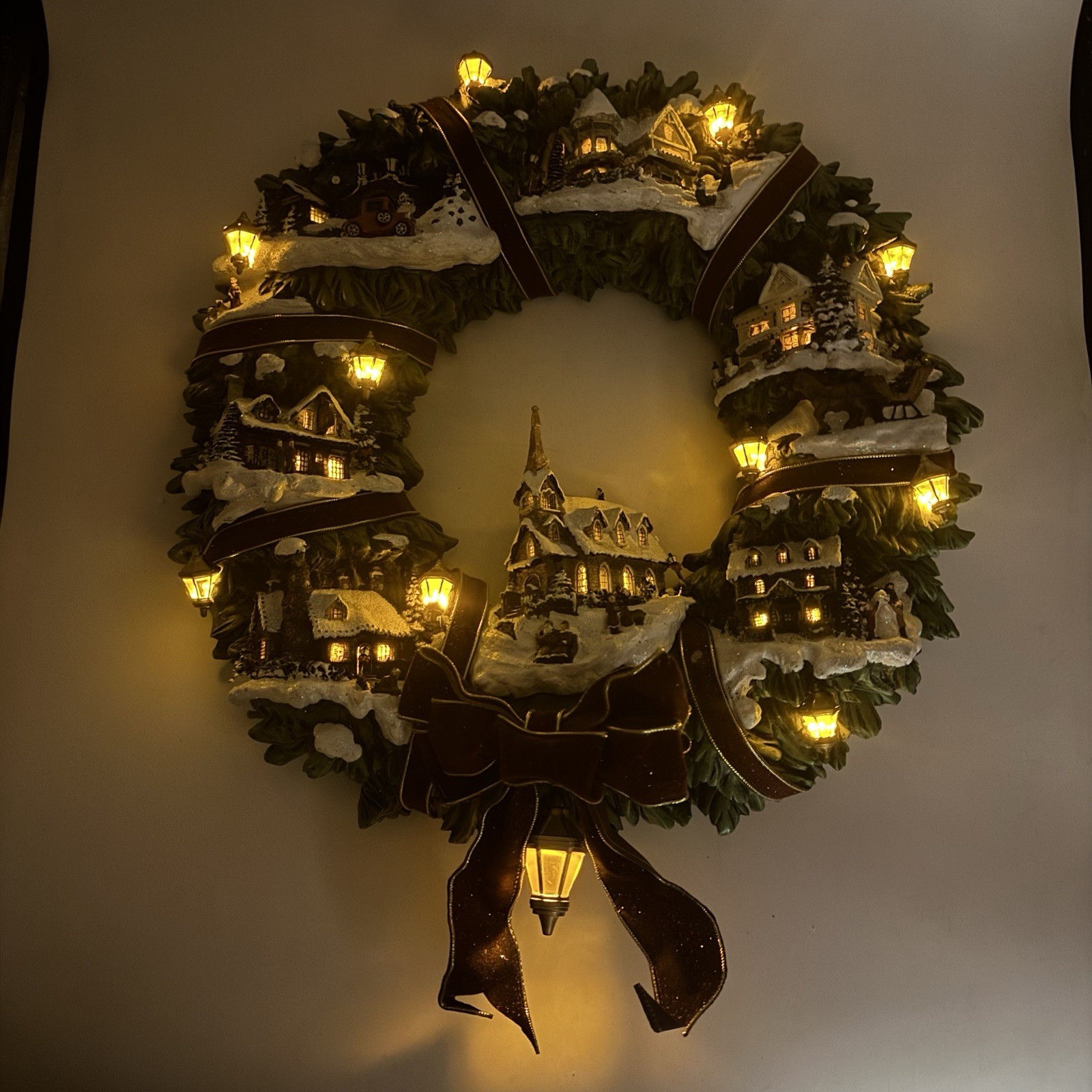 Thomas Kinkade Christmas Village Lighted Wreath w/ COA & AC Adapter Decorative