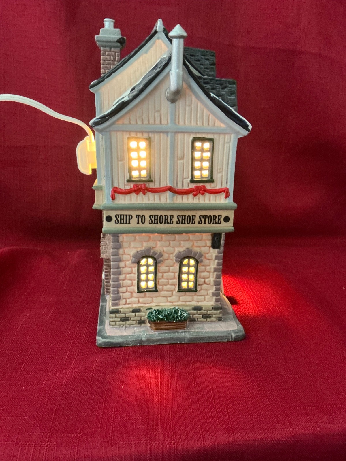 Lemax Plymouth Corners Christmas Village Ship To Shore Shoe Store Engraver 25654