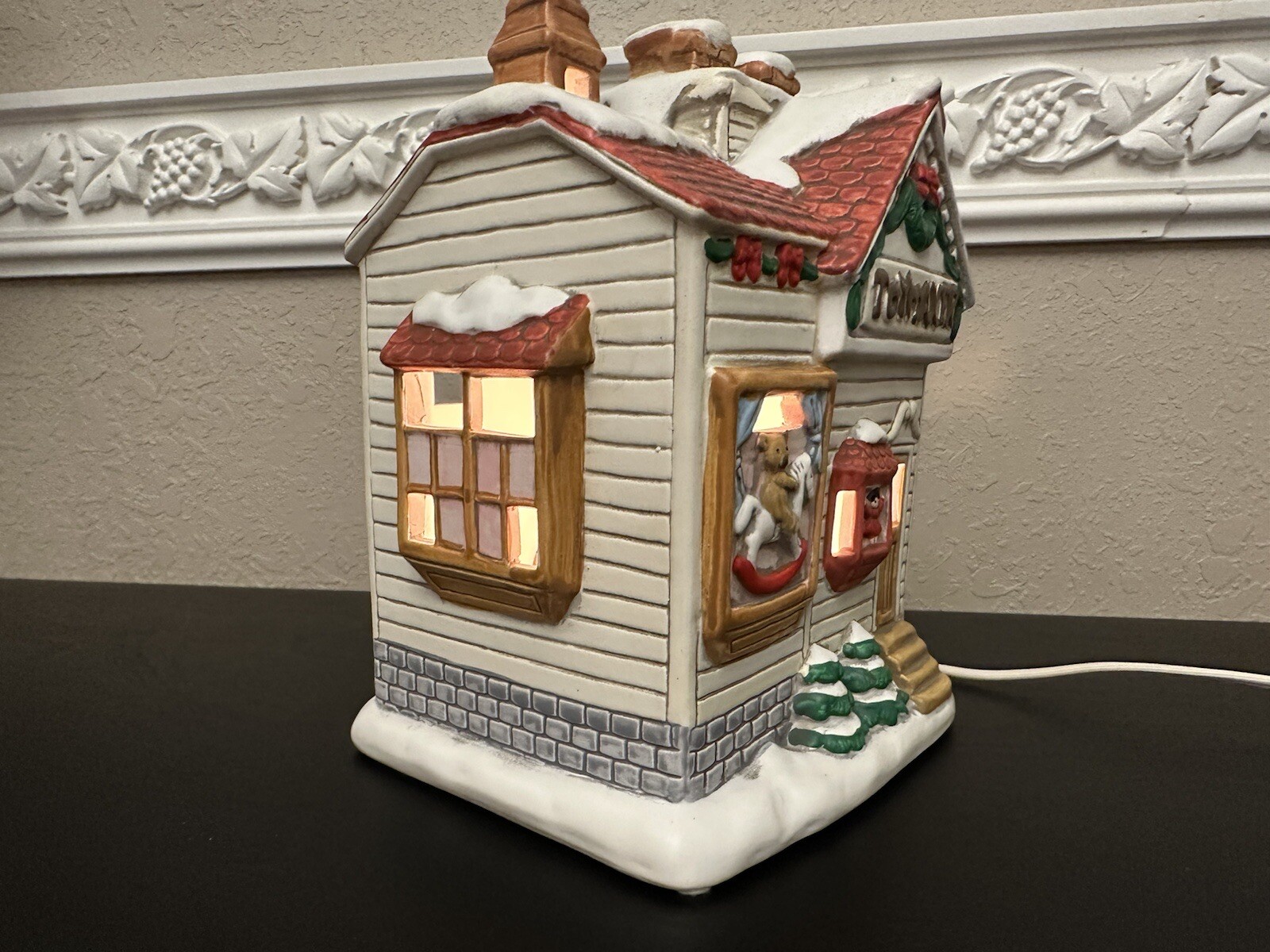 Vintage 1990 LEFTON “TOYMAKER” Light up Christmas Village Store