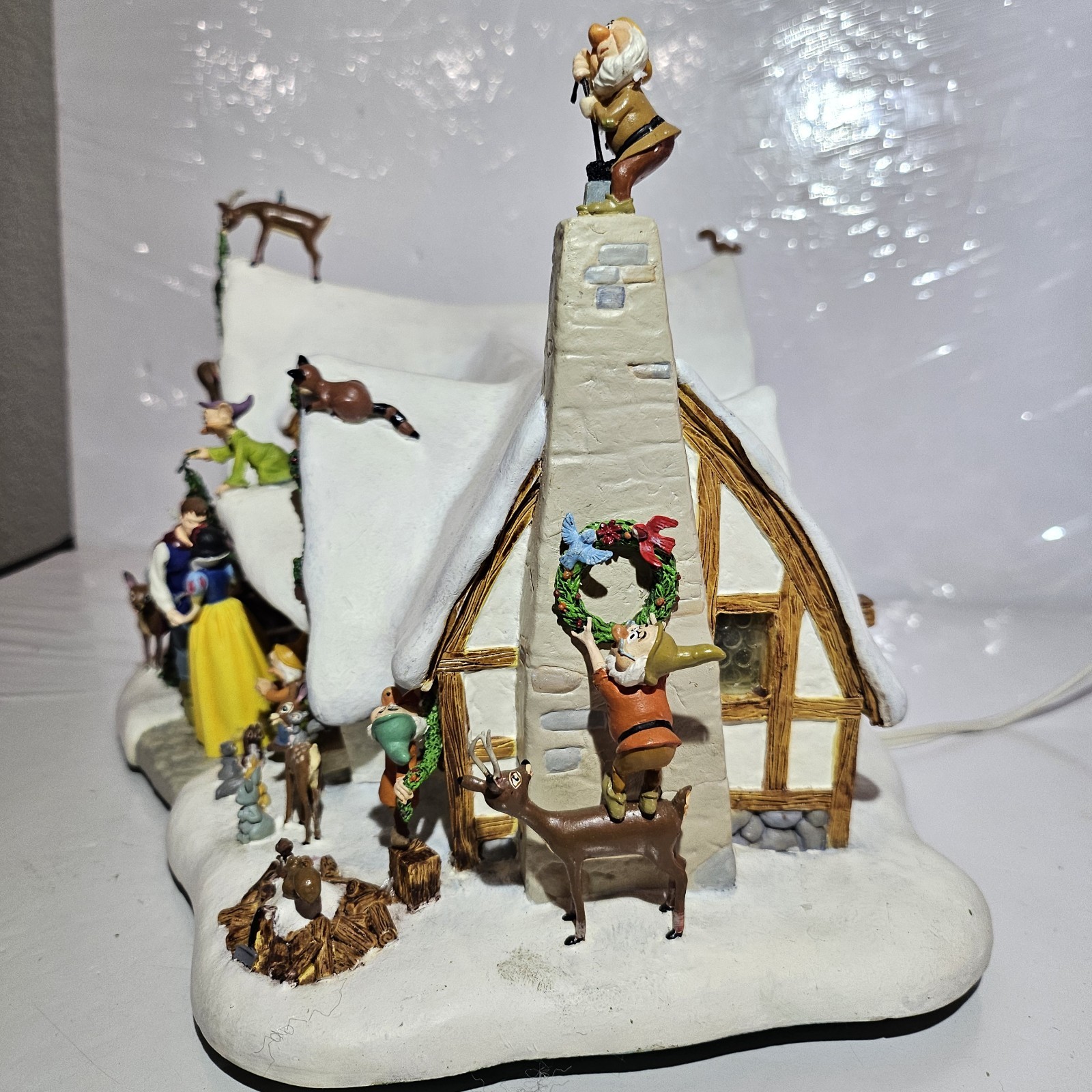 Disney Snow White Seven Dwarfs Cottage Lighted Ceramic Christmas Village