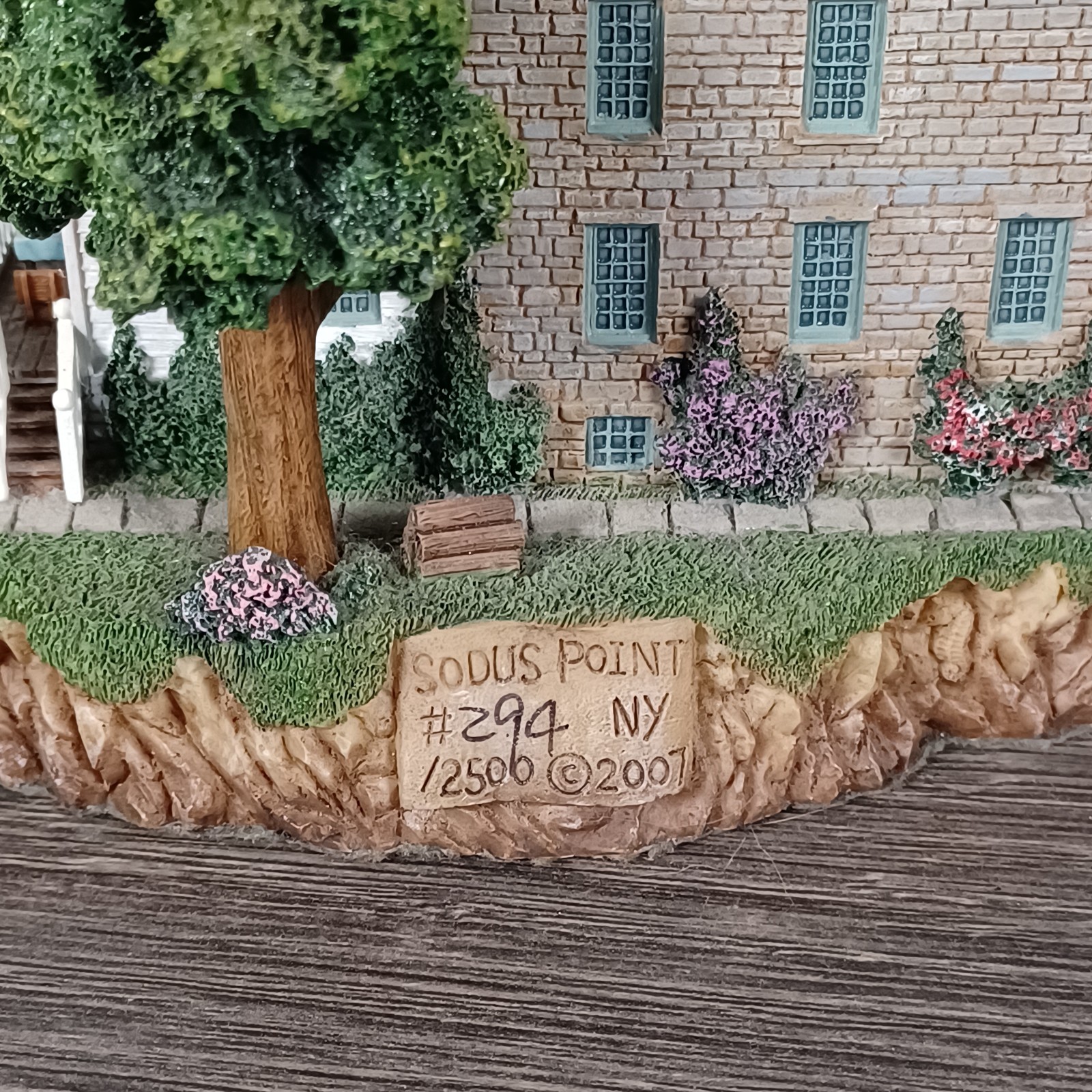 Harbour Lights Sodus Point New York Lighthouse Village House Resin 2007