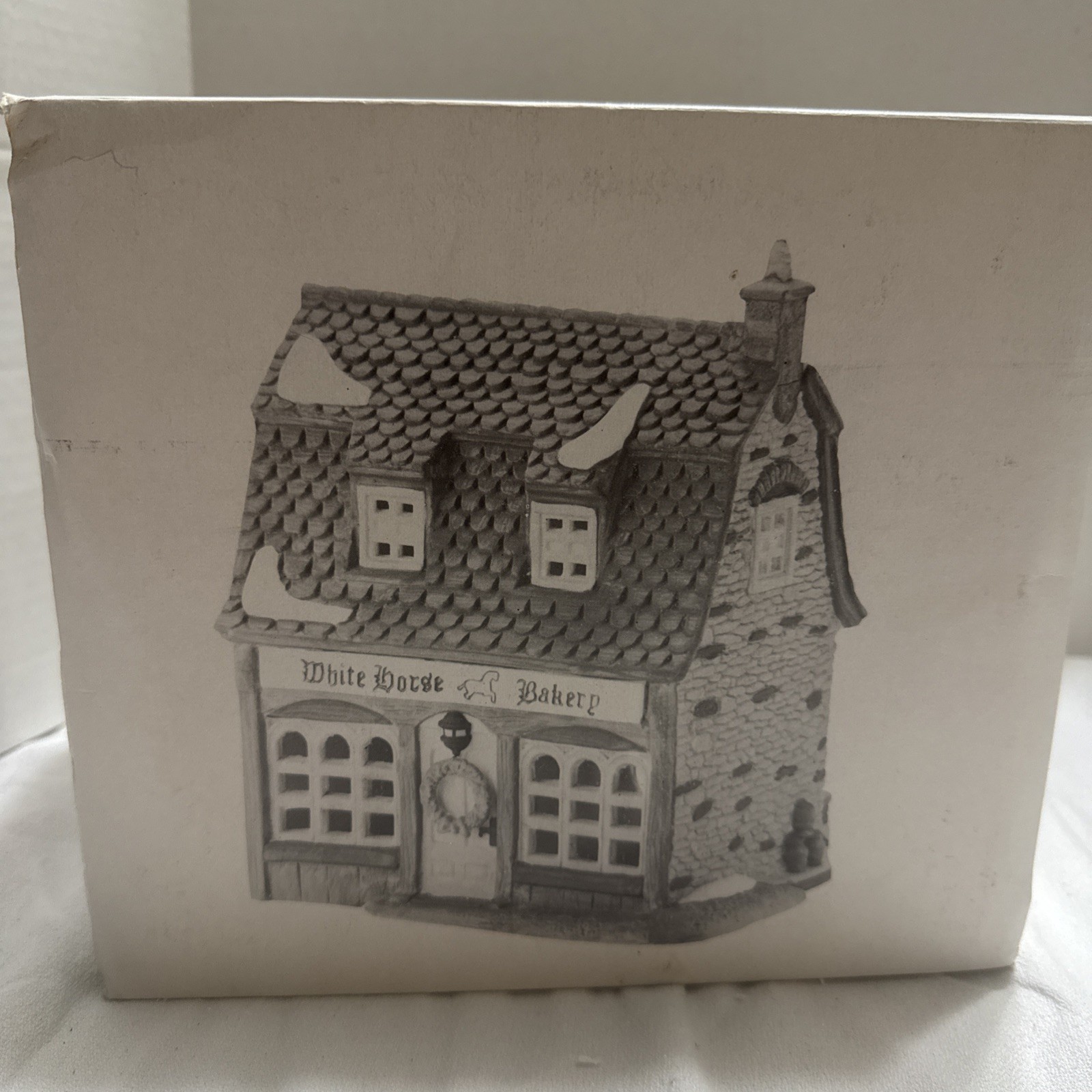 Dept 56 Heritage Village Collection White Horse Bakery 5926-9 Dickens New Cord