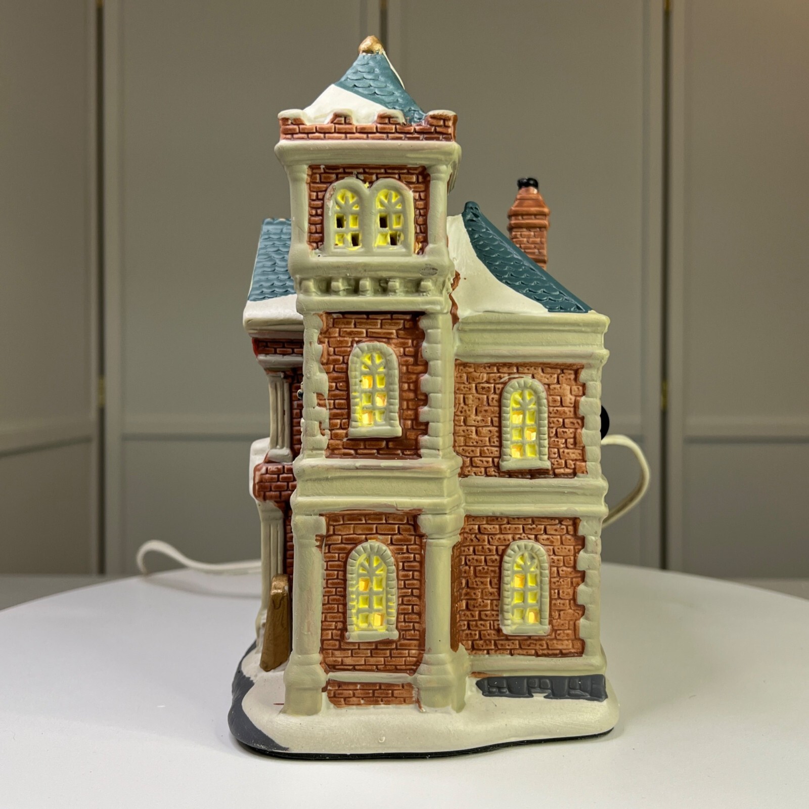 Holiday Time Victorian Toys for Tots House Lights Up from 2020 (no box)