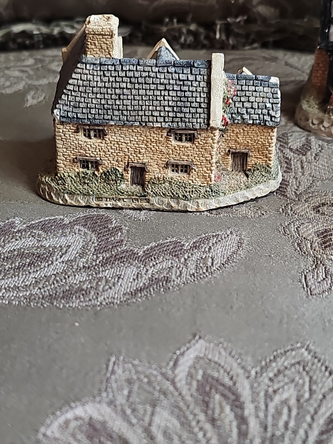 Lot of 3 Hawthorne Gone With The Wind Houses And Buildings -Excellent Condition